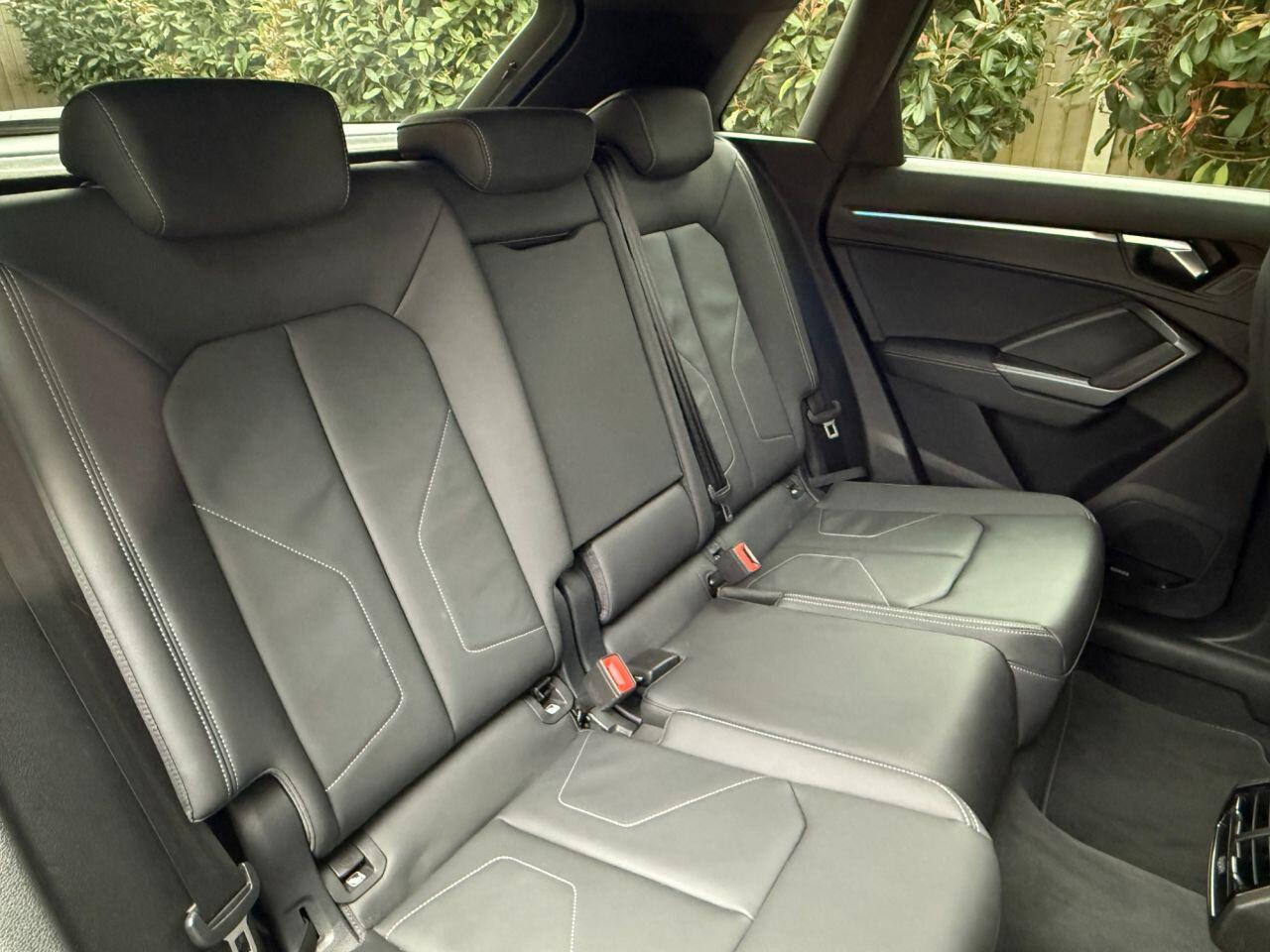 Audi Q3 view 26