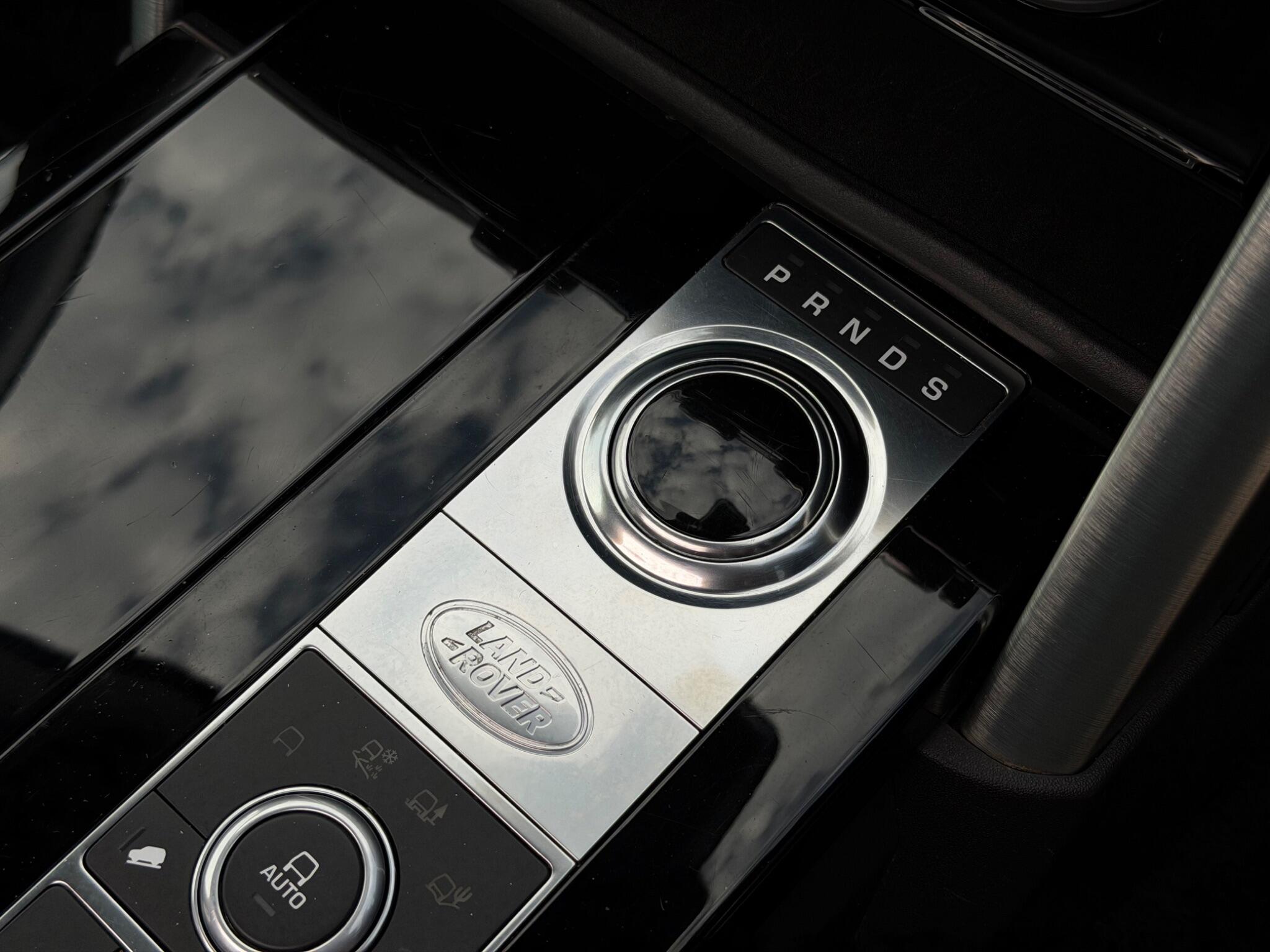 Land Rover Discovery view 17