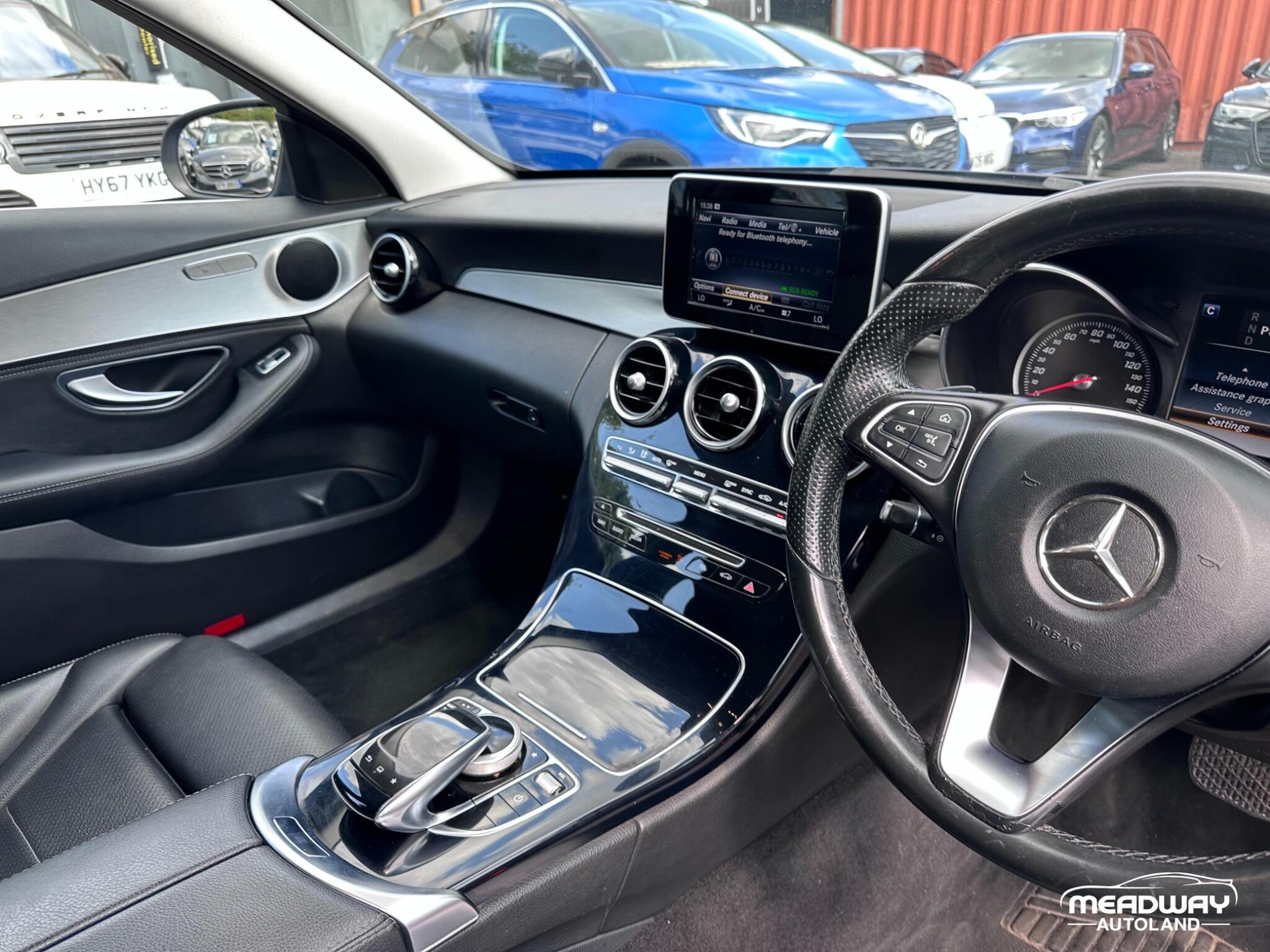 Mercedes-Benz C Class view 28