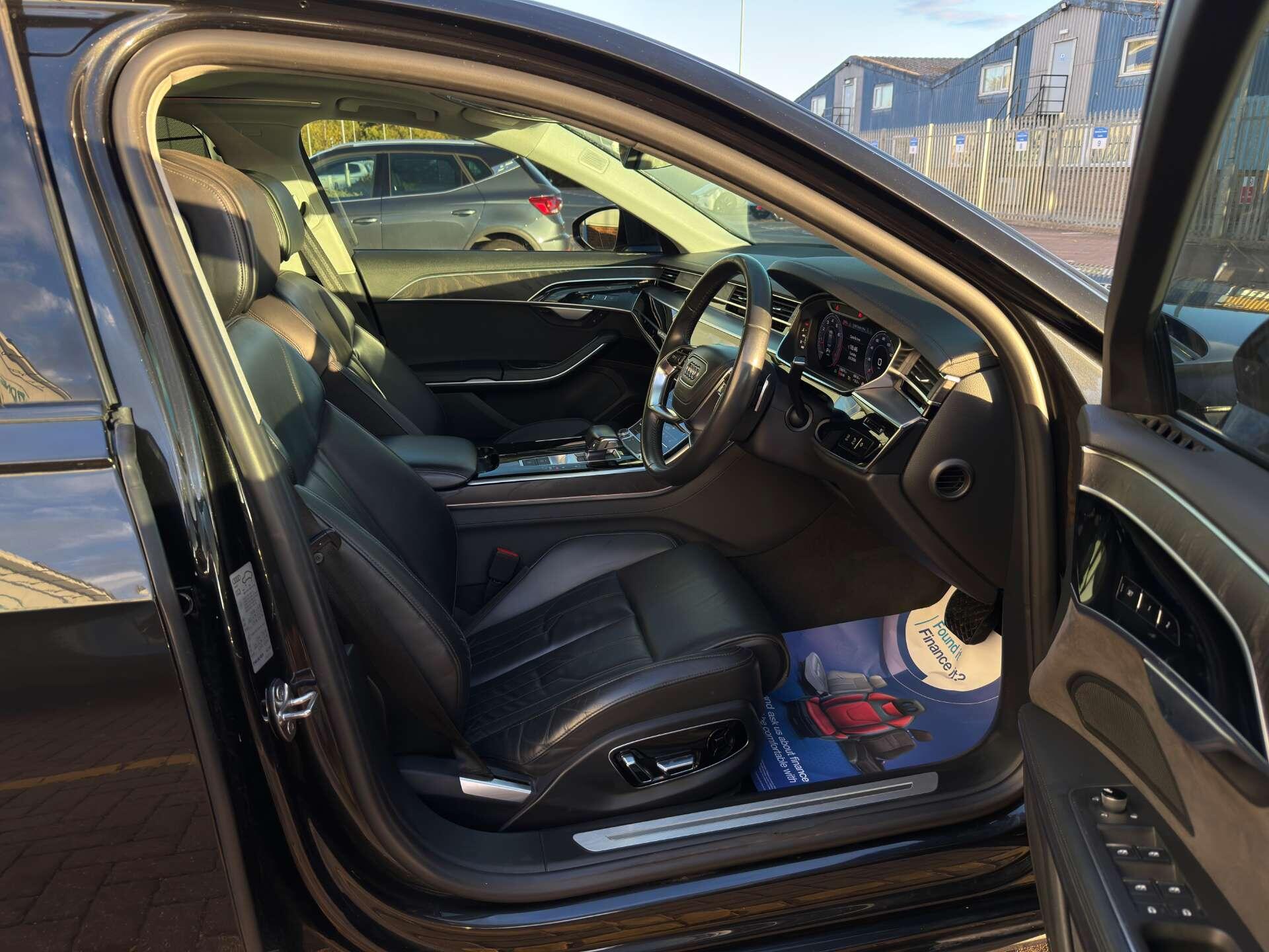Audi A8 view 29