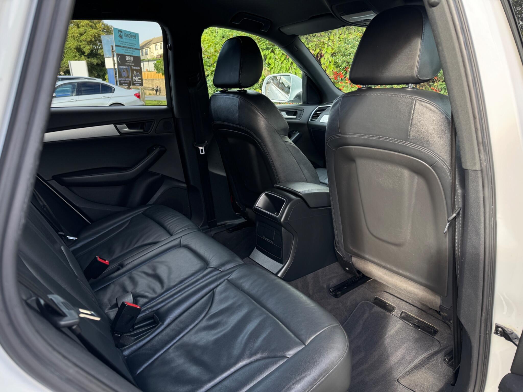 Audi Q5 view 17