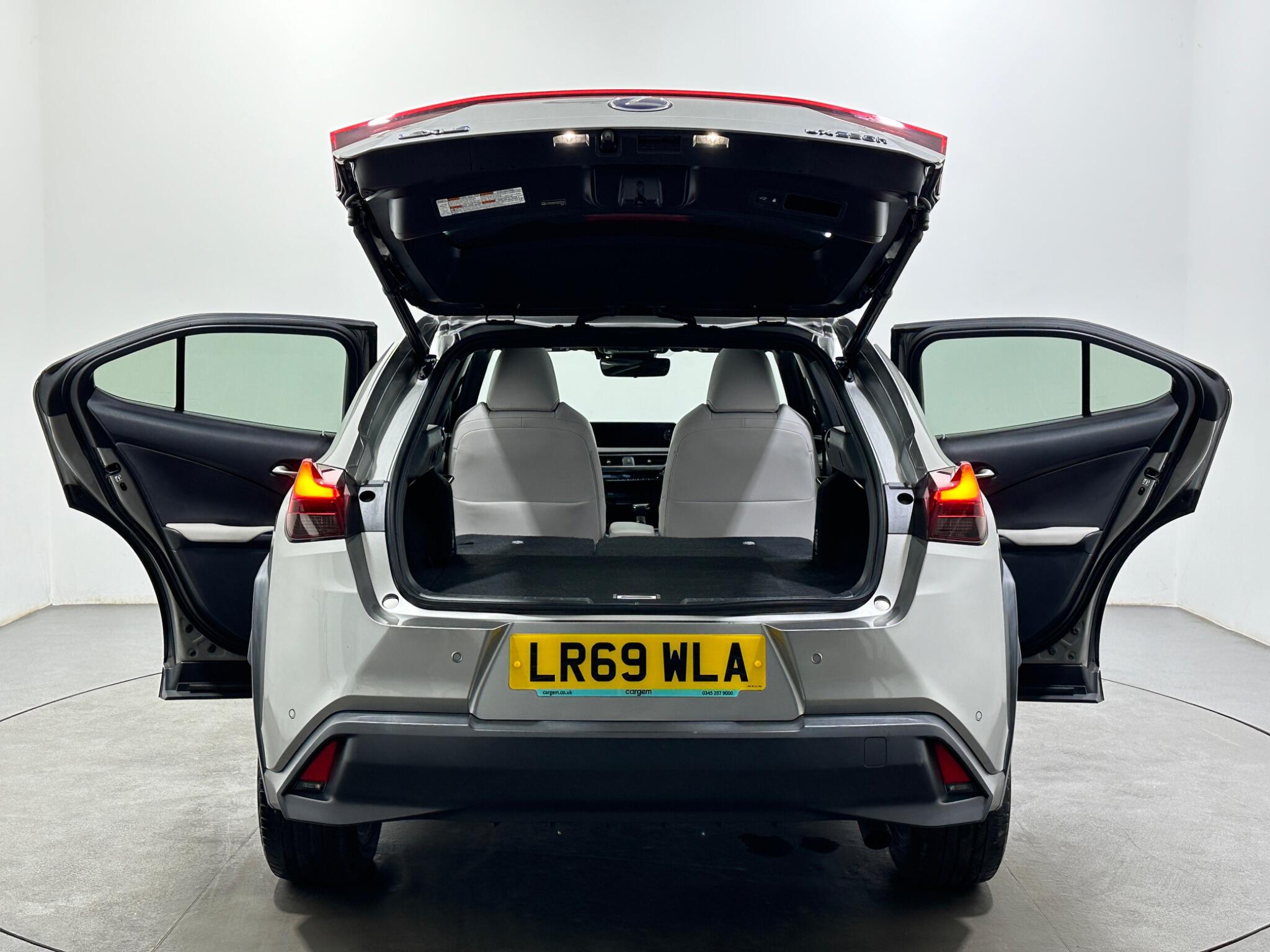 Lexus UX view 44