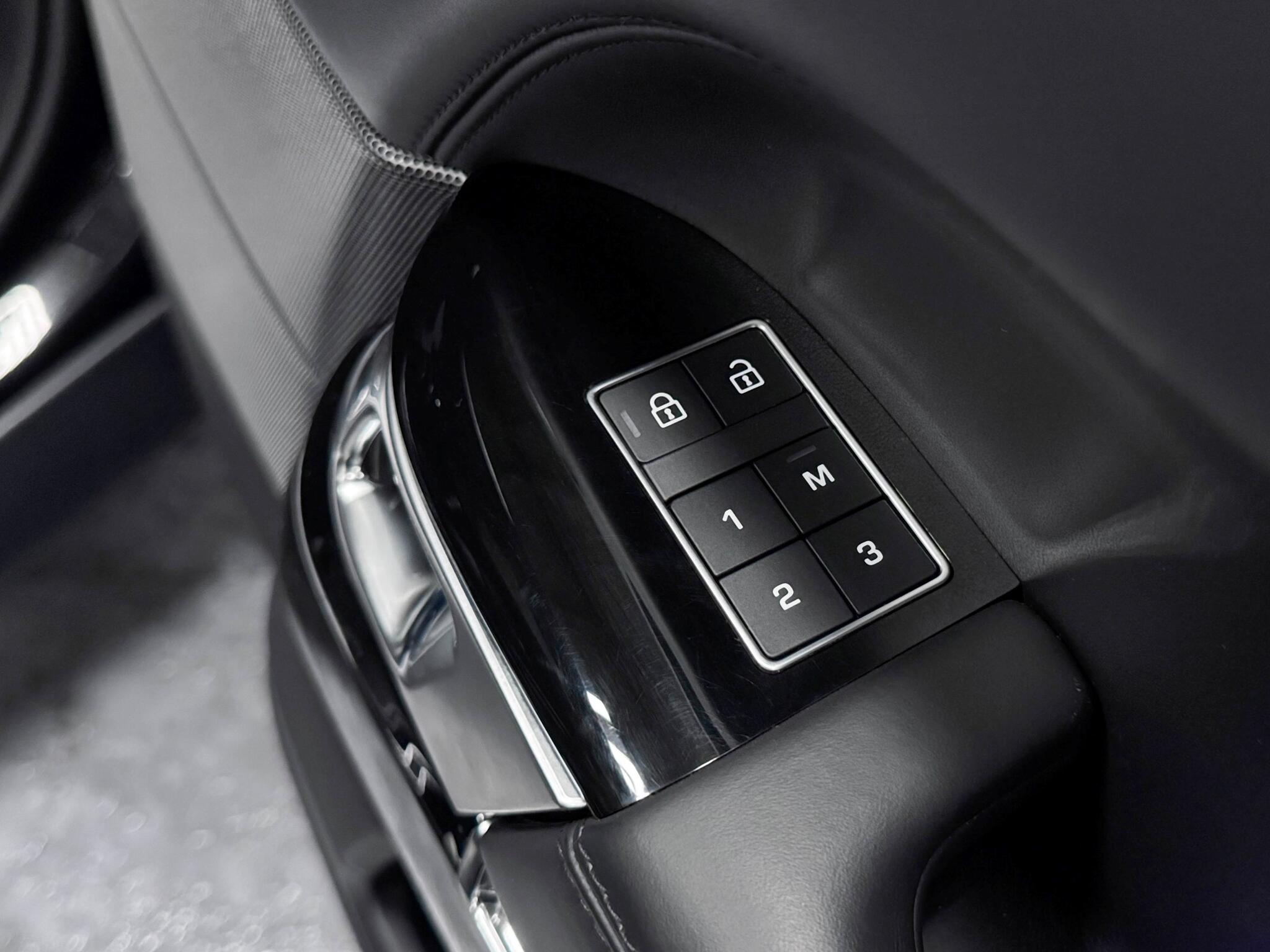 Land Rover Range Rover Sport view 21
