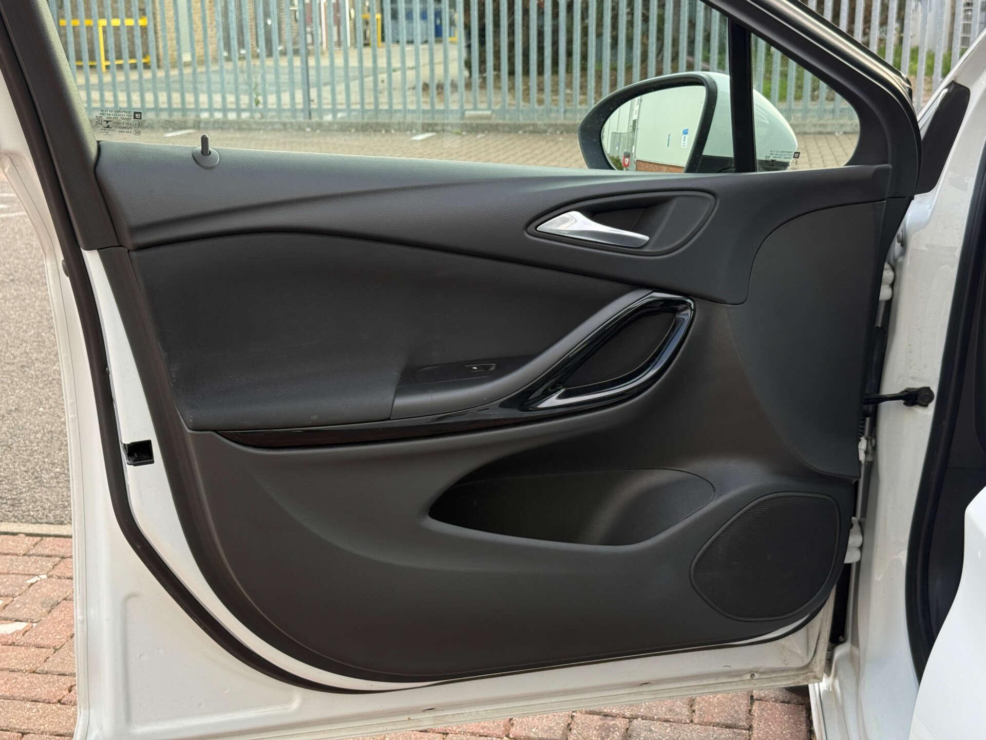 Vauxhall Astra view 36