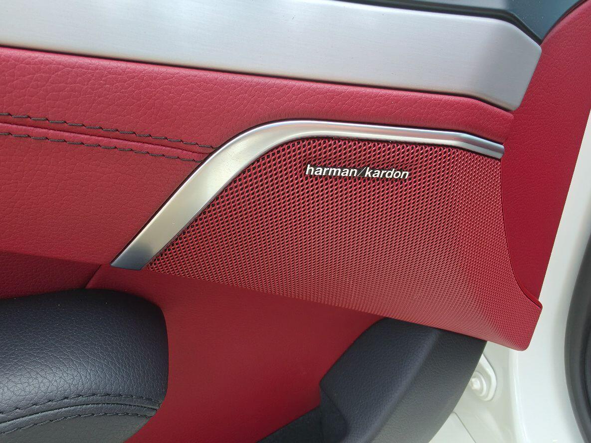 Mercedes-Benz SL view 14