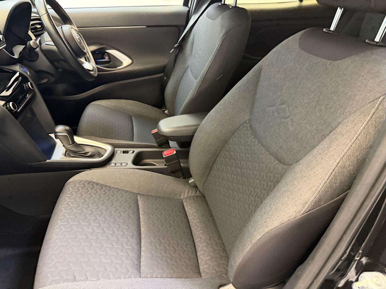 Toyota Yaris Cross view 23