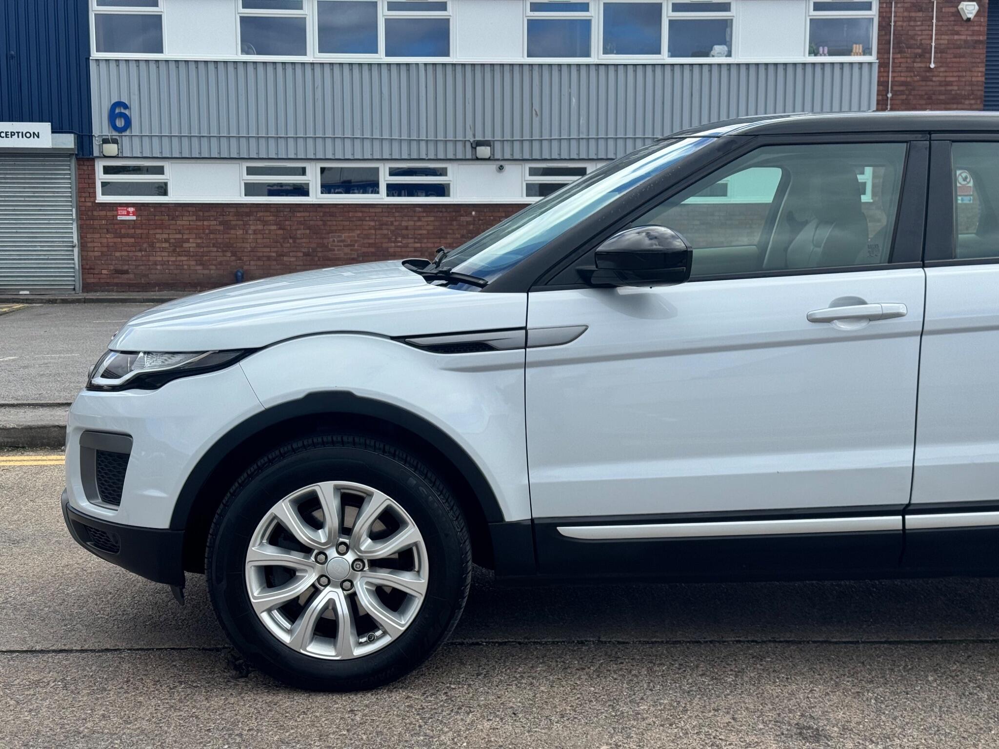 Land Rover Range Rover Evoque view 48