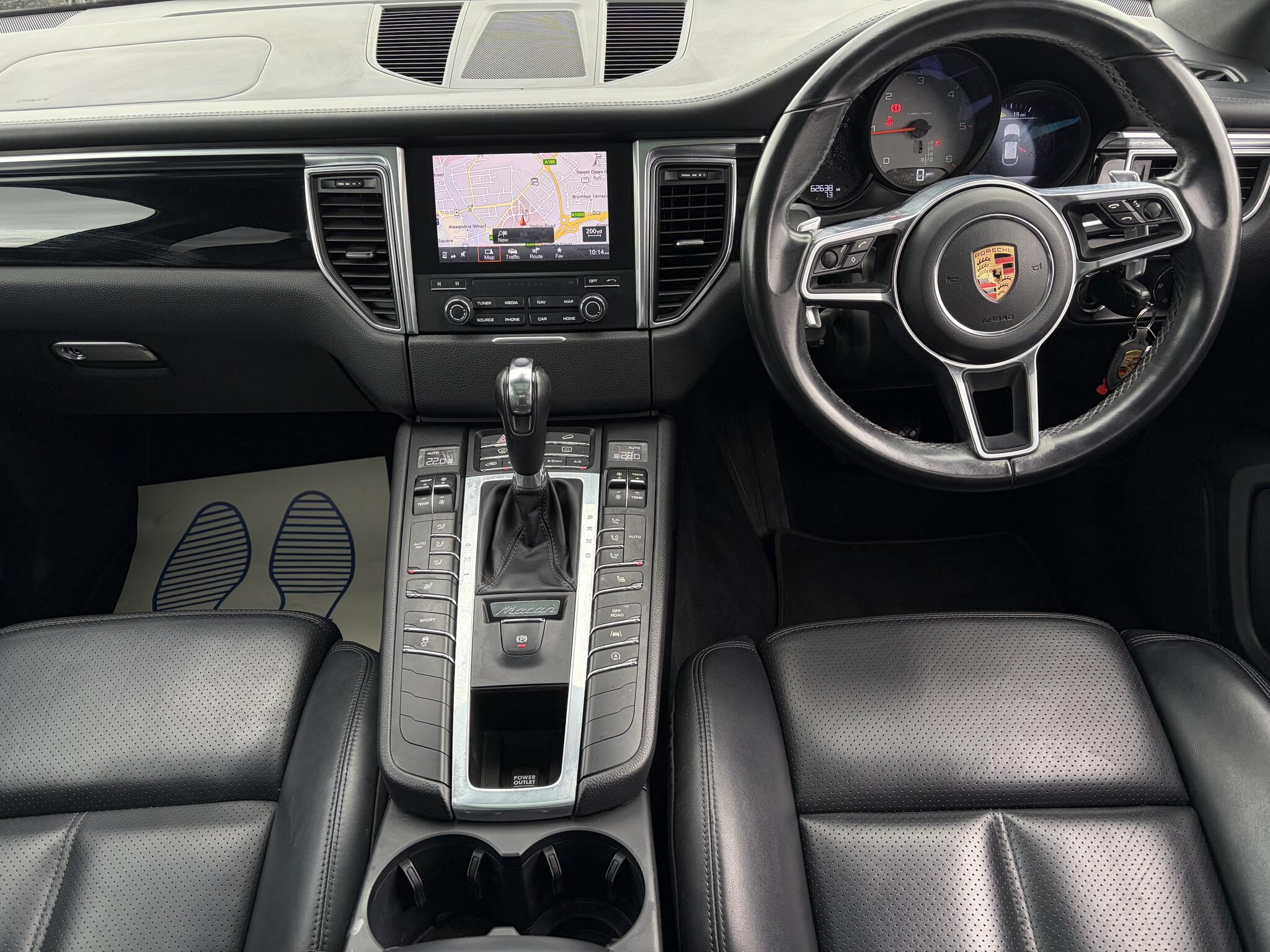 Porsche Macan view 6