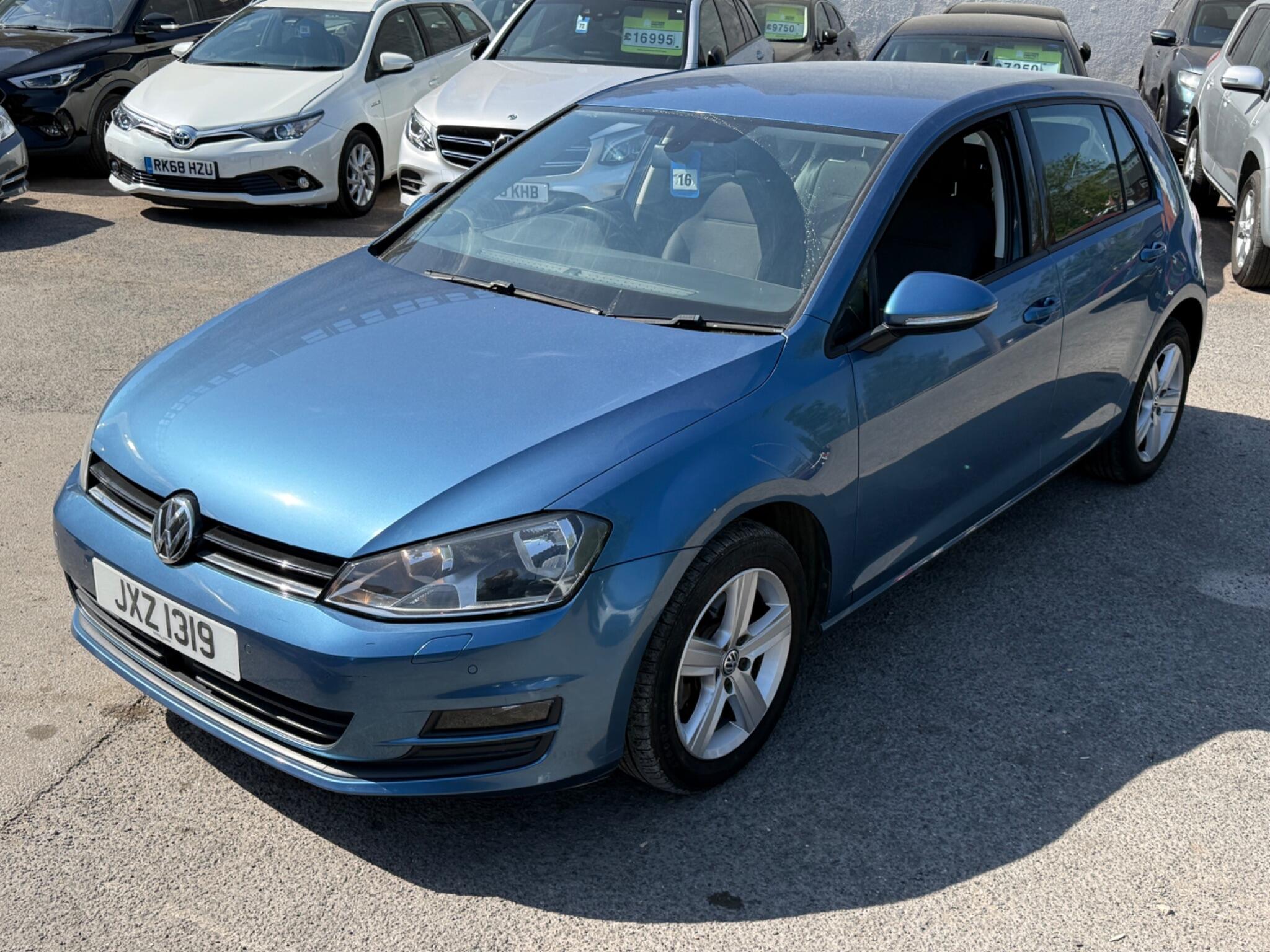 Volkswagen Golf - Image 9