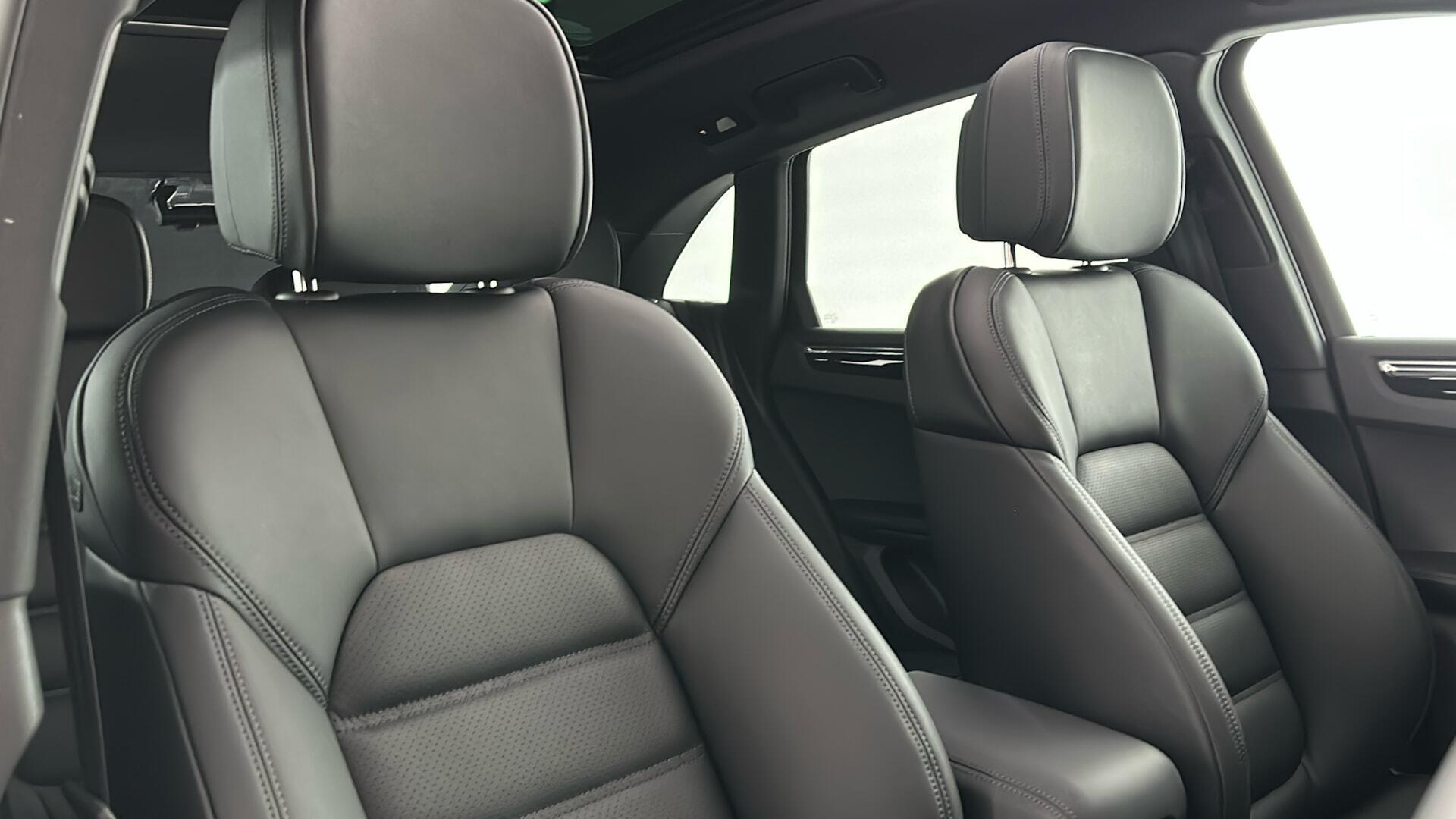 Porsche Macan view 32