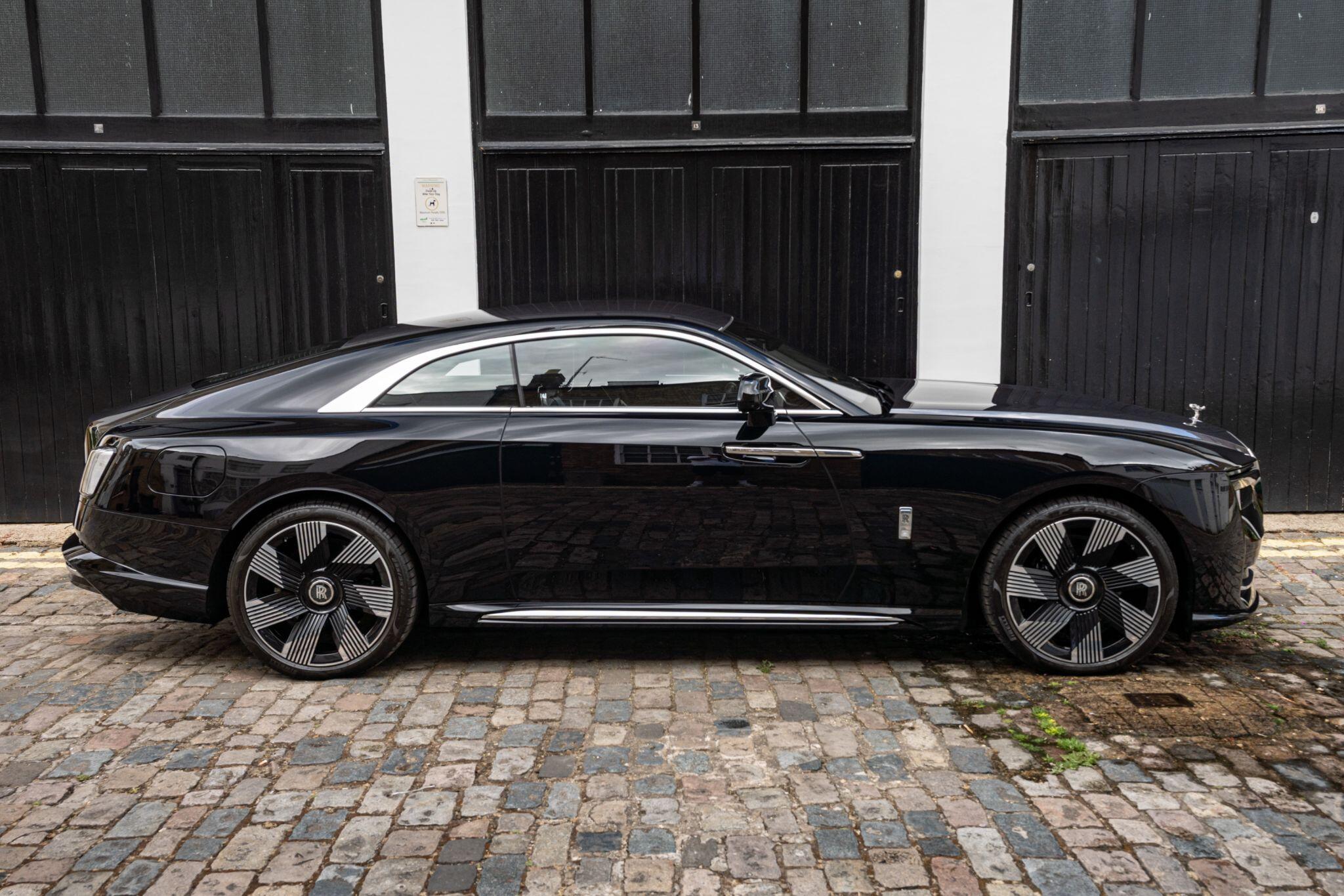 Rolls-Royce Spectre view 21