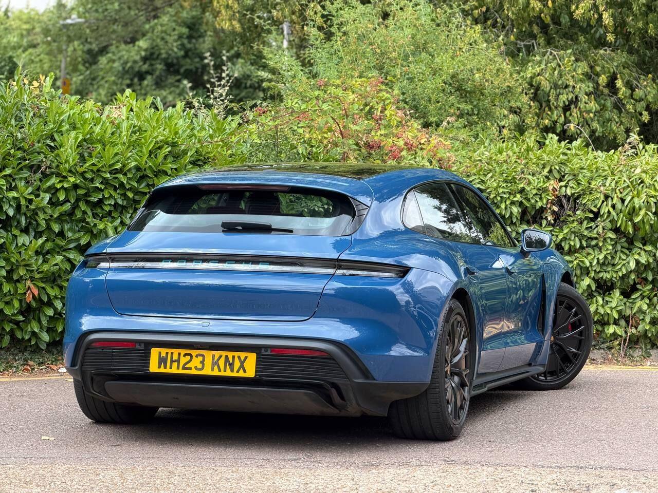 Porsche Taycan view 81