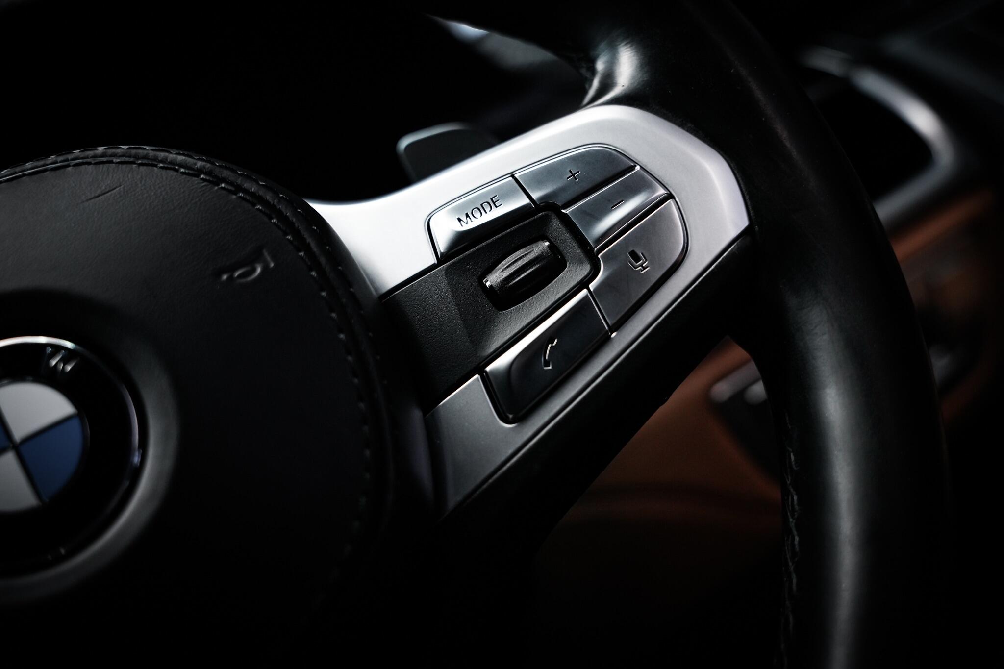 BMW 7 Series view 50
