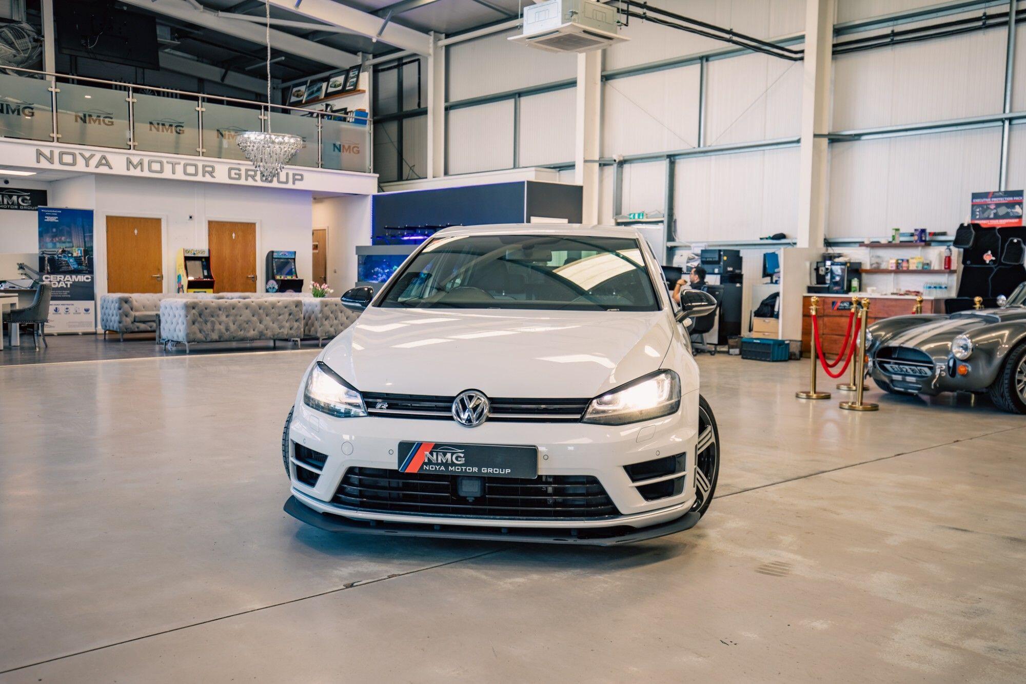 Volkswagen Golf view 4