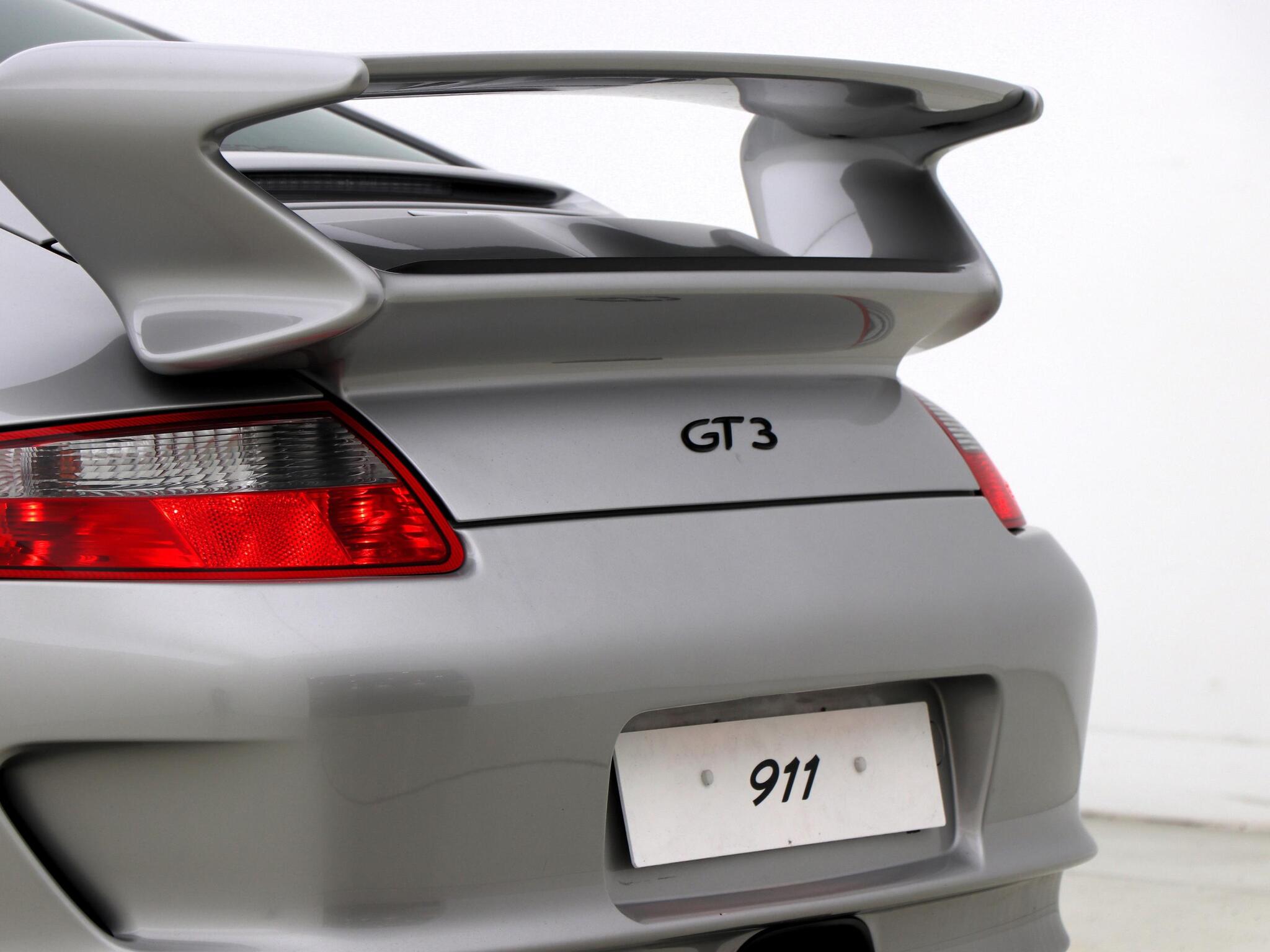 Porsche 911 view 20