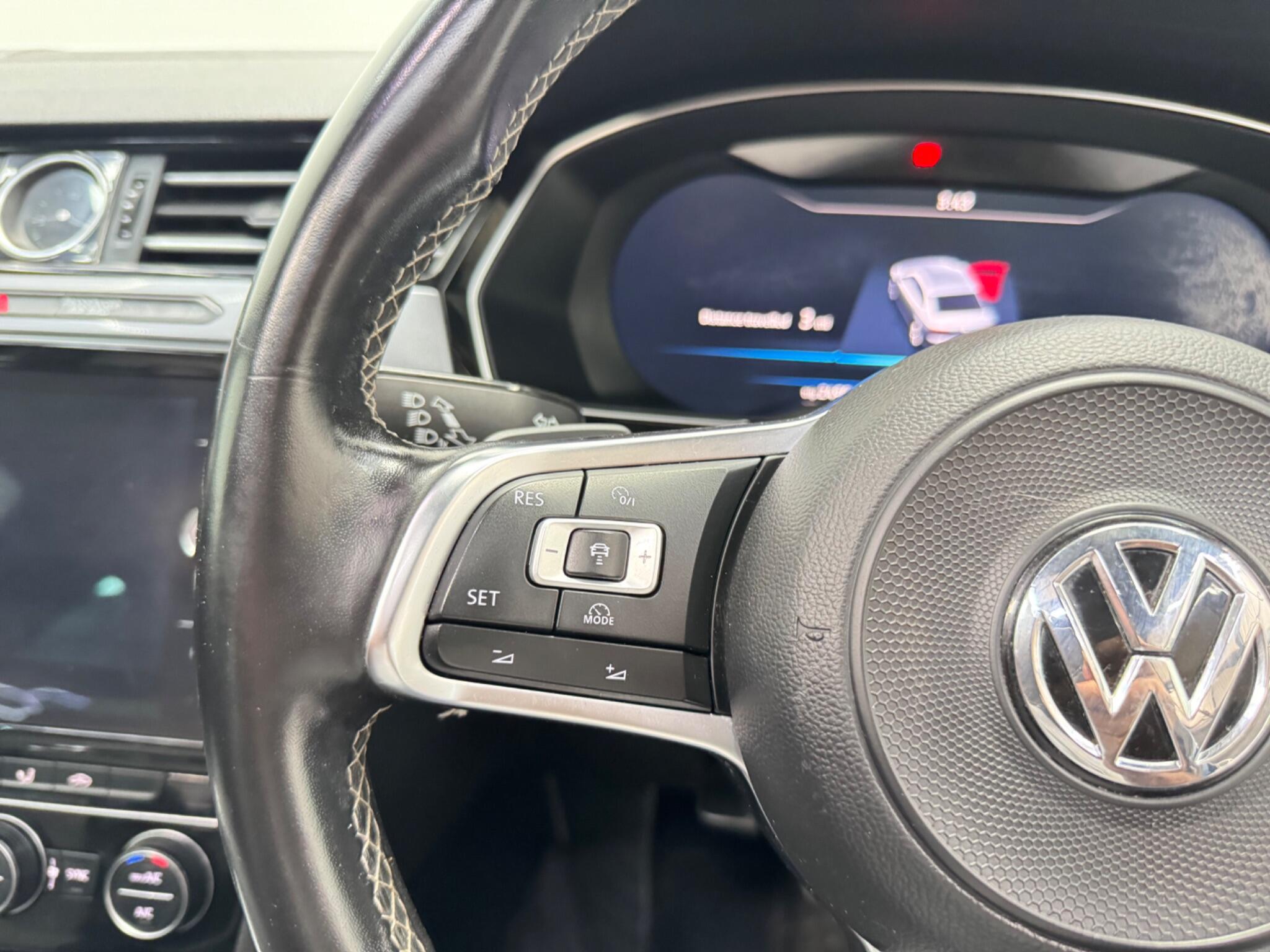 Volkswagen Passat view 48