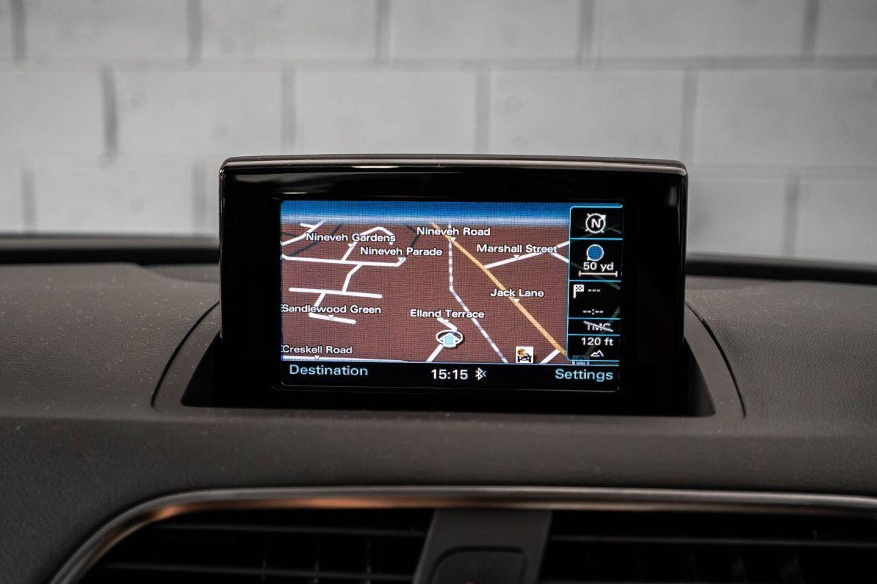 Audi Q3 view 36