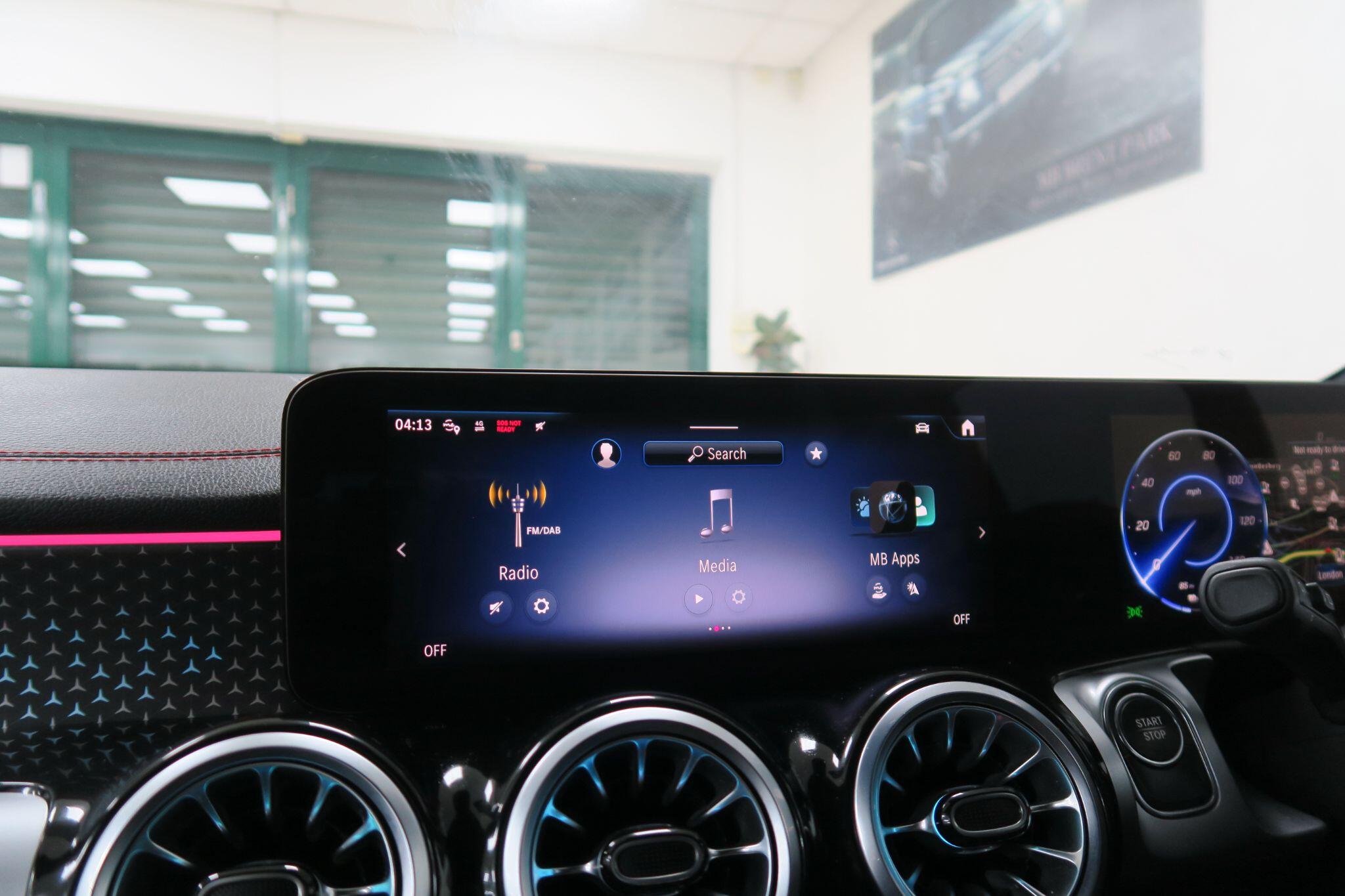 Mercedes-Benz Eqb view 14
