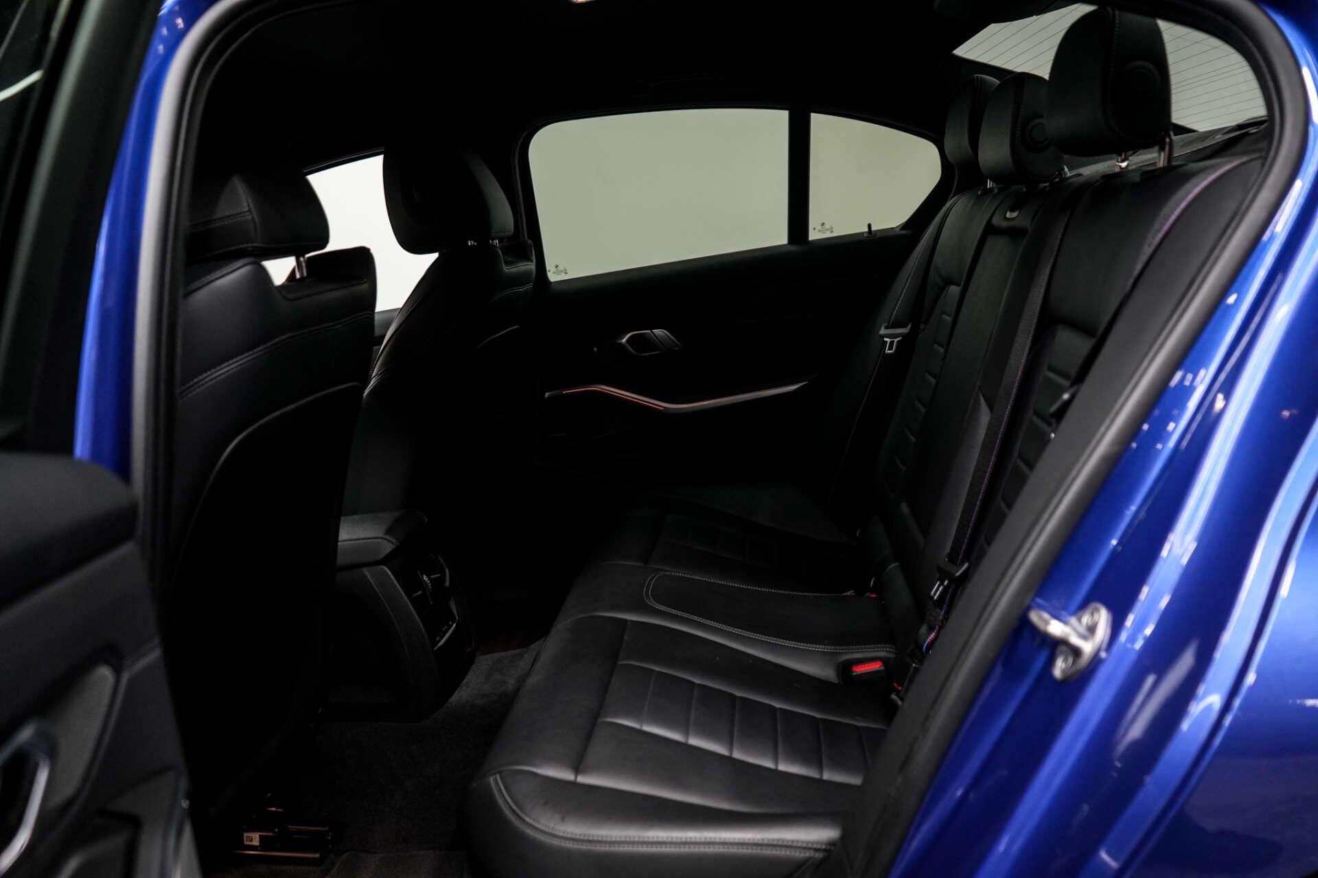 BMW 3 Series view 28