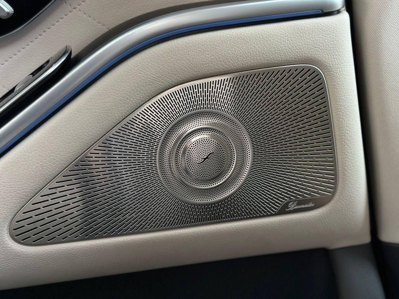 Mercedes-Benz S-Class view 33