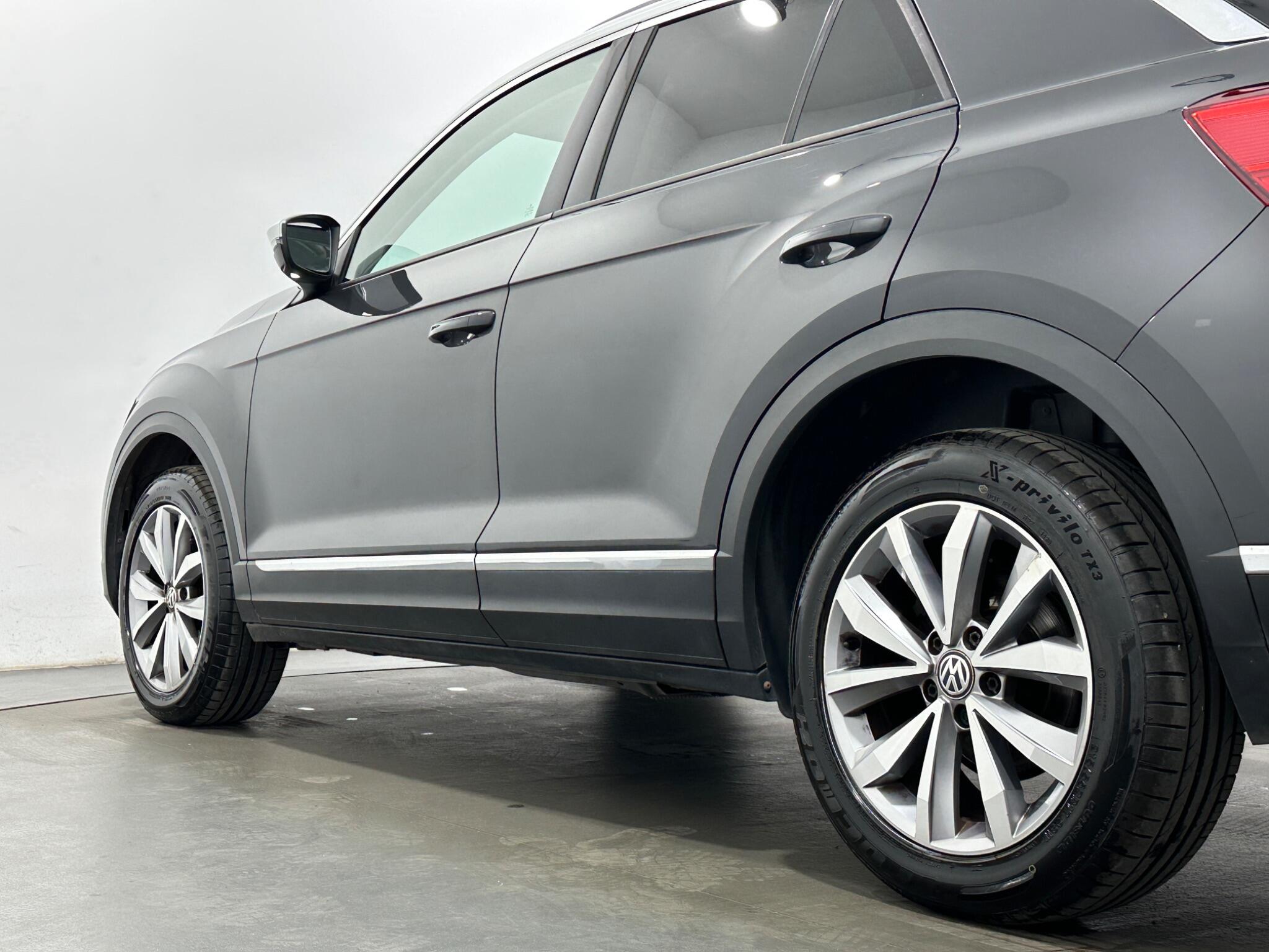 Volkswagen T-Roc view 48