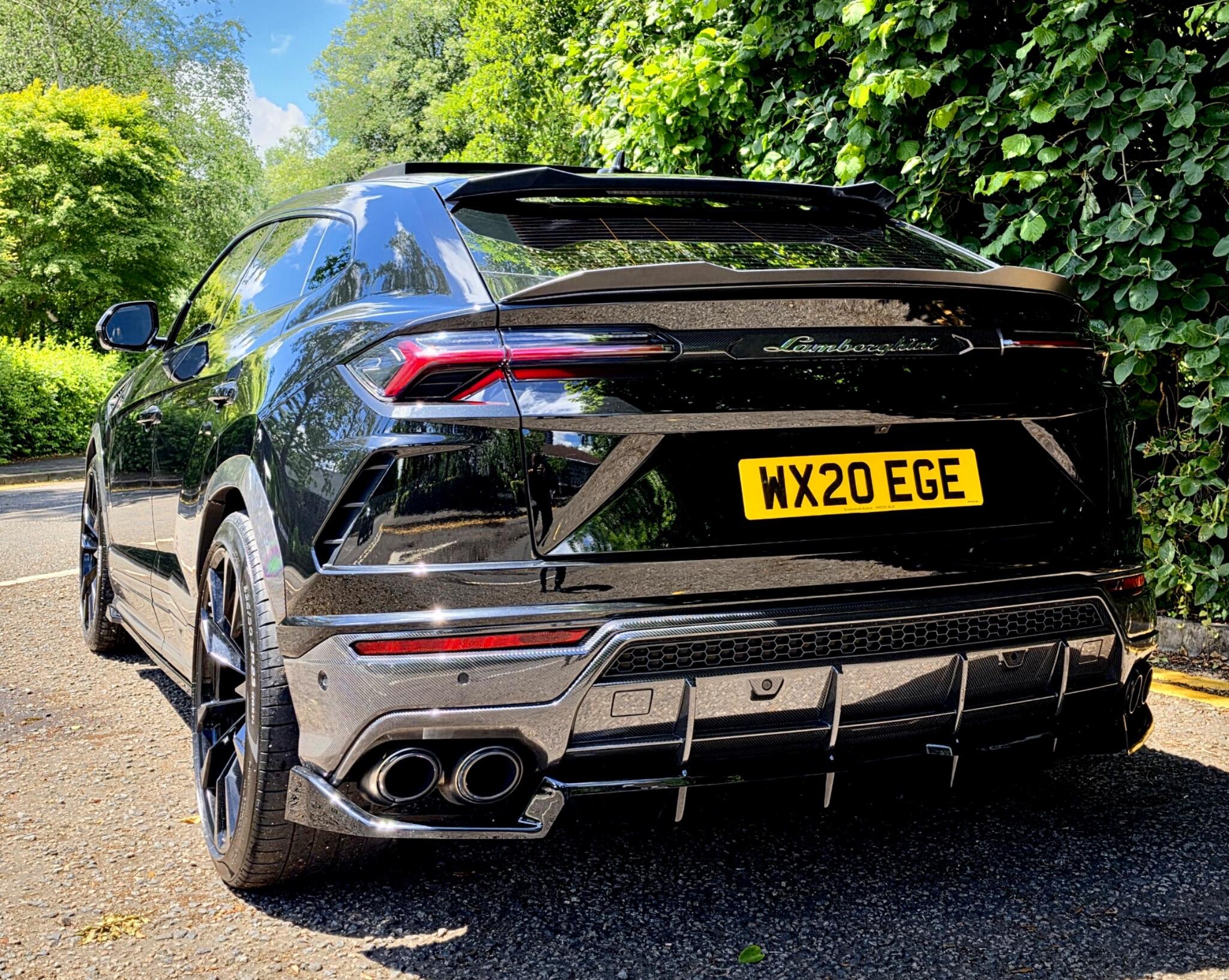 Lamborghini Urus view 7