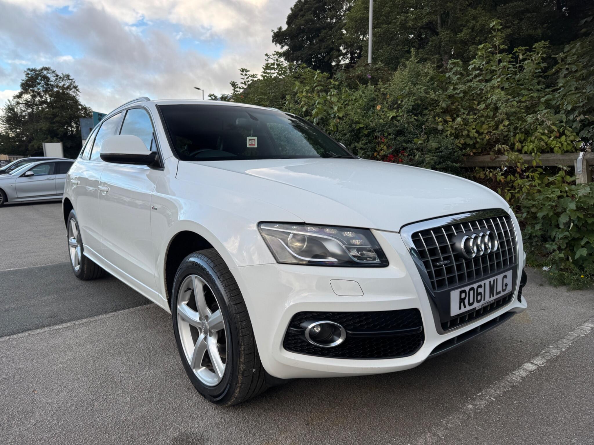 Audi Q5 view 3