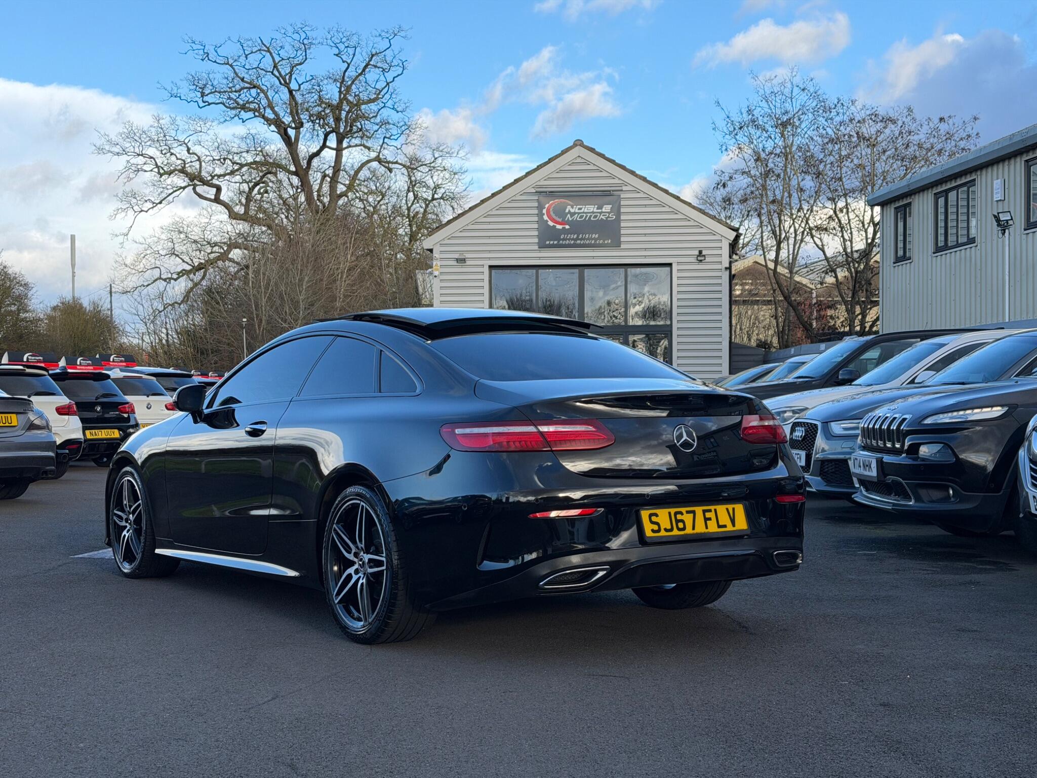 Mercedes-Benz E Class view 15