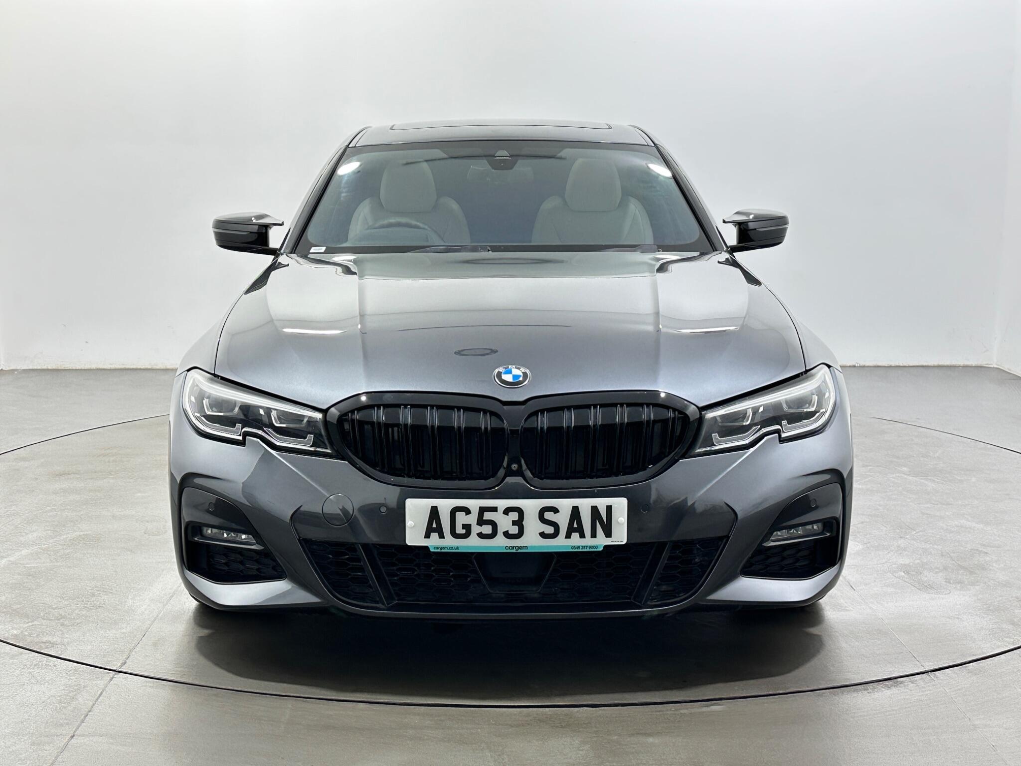 BMW 3 Series view 3