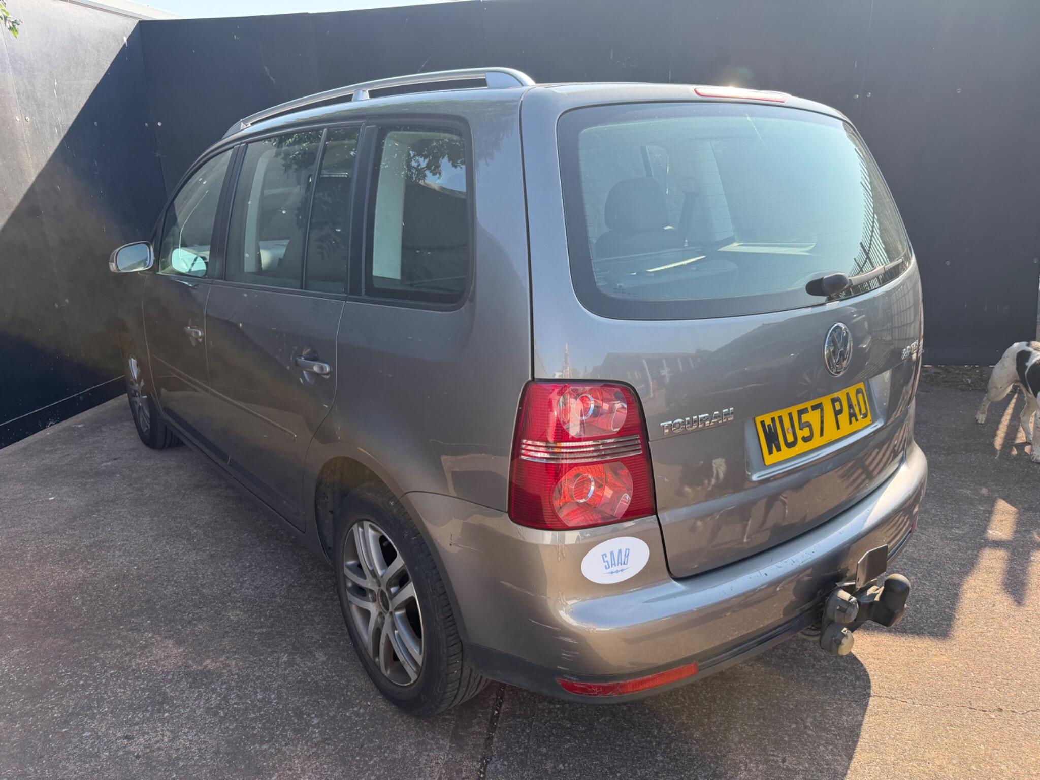 Volkswagen Touran view 10