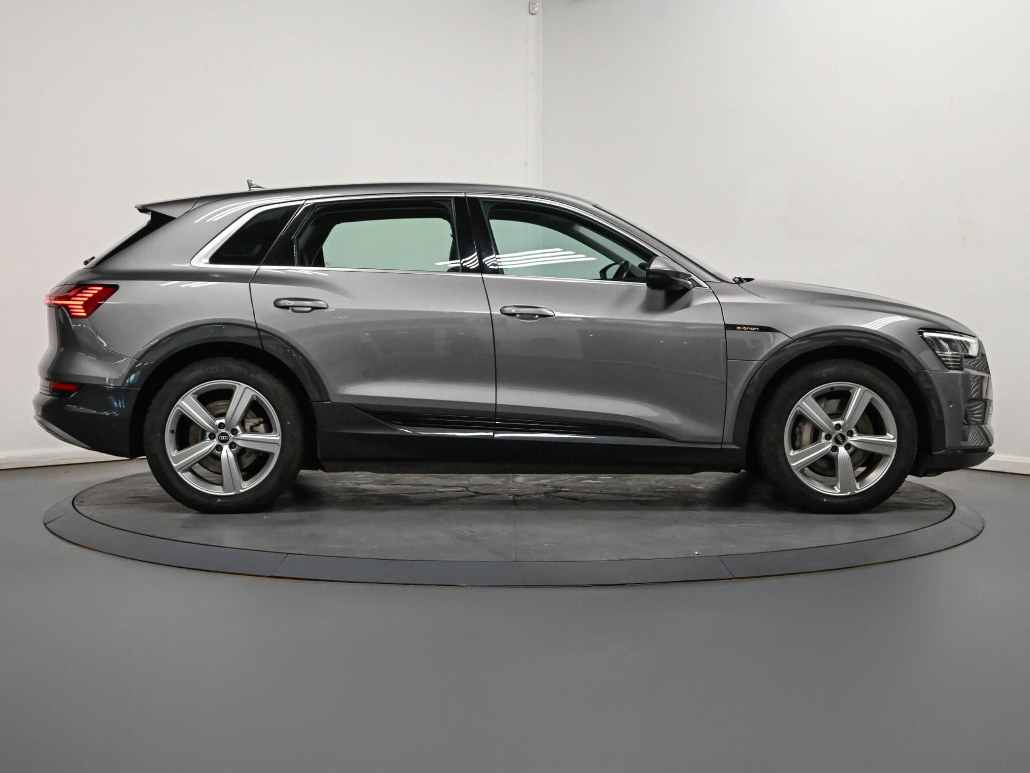 Audi E-Tron view 24