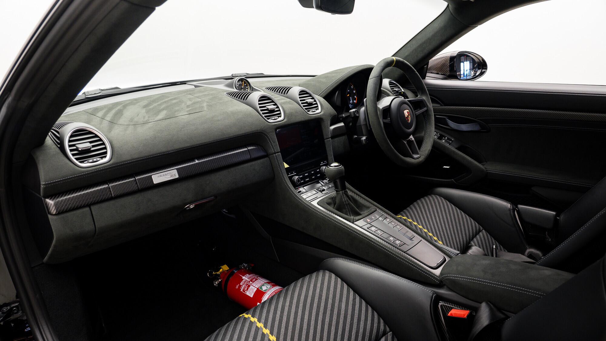 Porsche 718 Cayman view 55