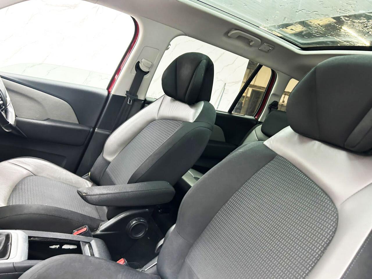 Citroen Grand C4 Spacetourer view 13