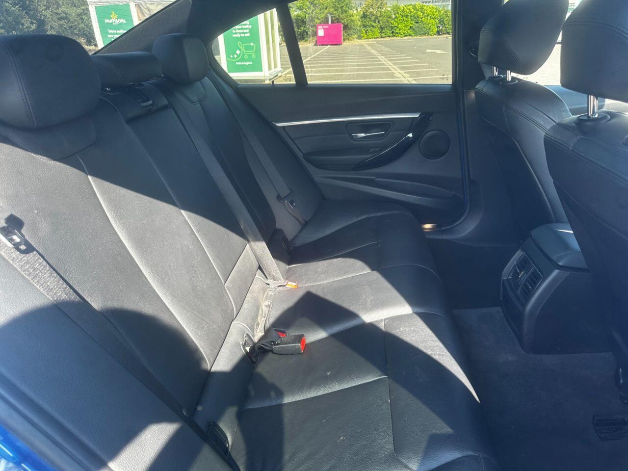 BMW 3 Series view 25