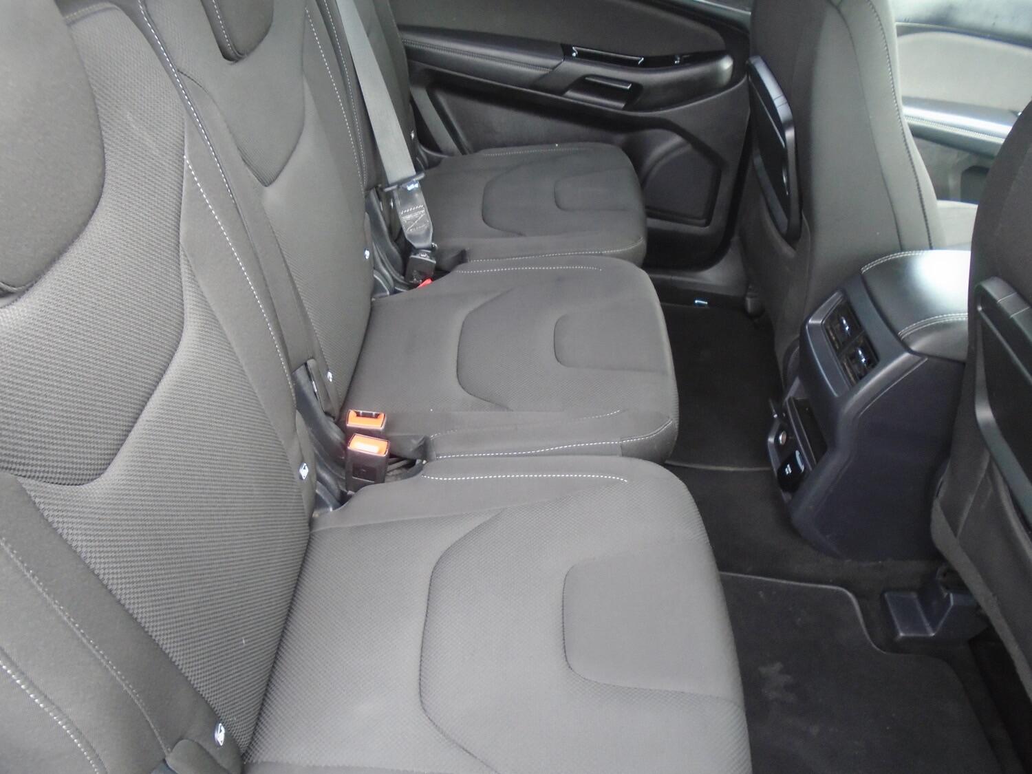 Ford S-Max view 10