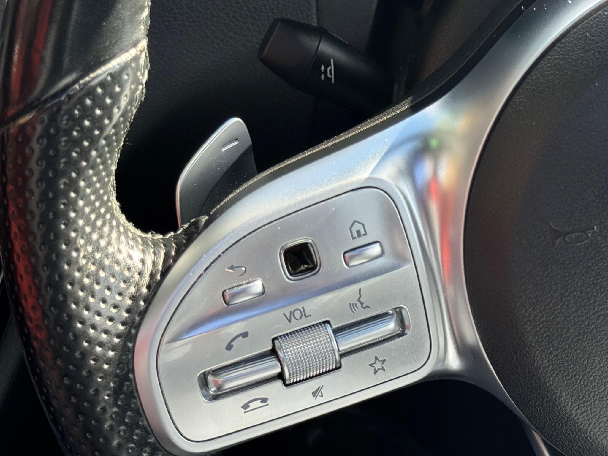 Mercedes-Benz C-Class view 30