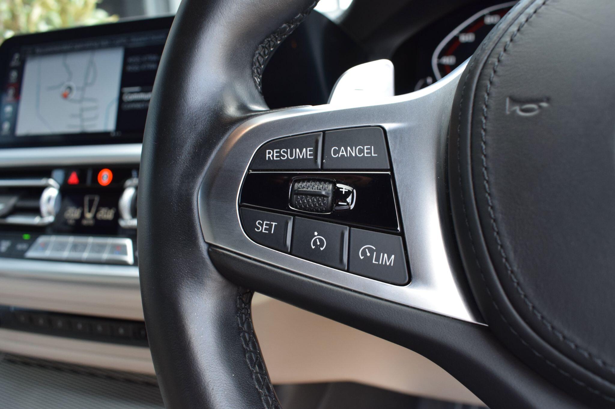 BMW 3 Series view 14