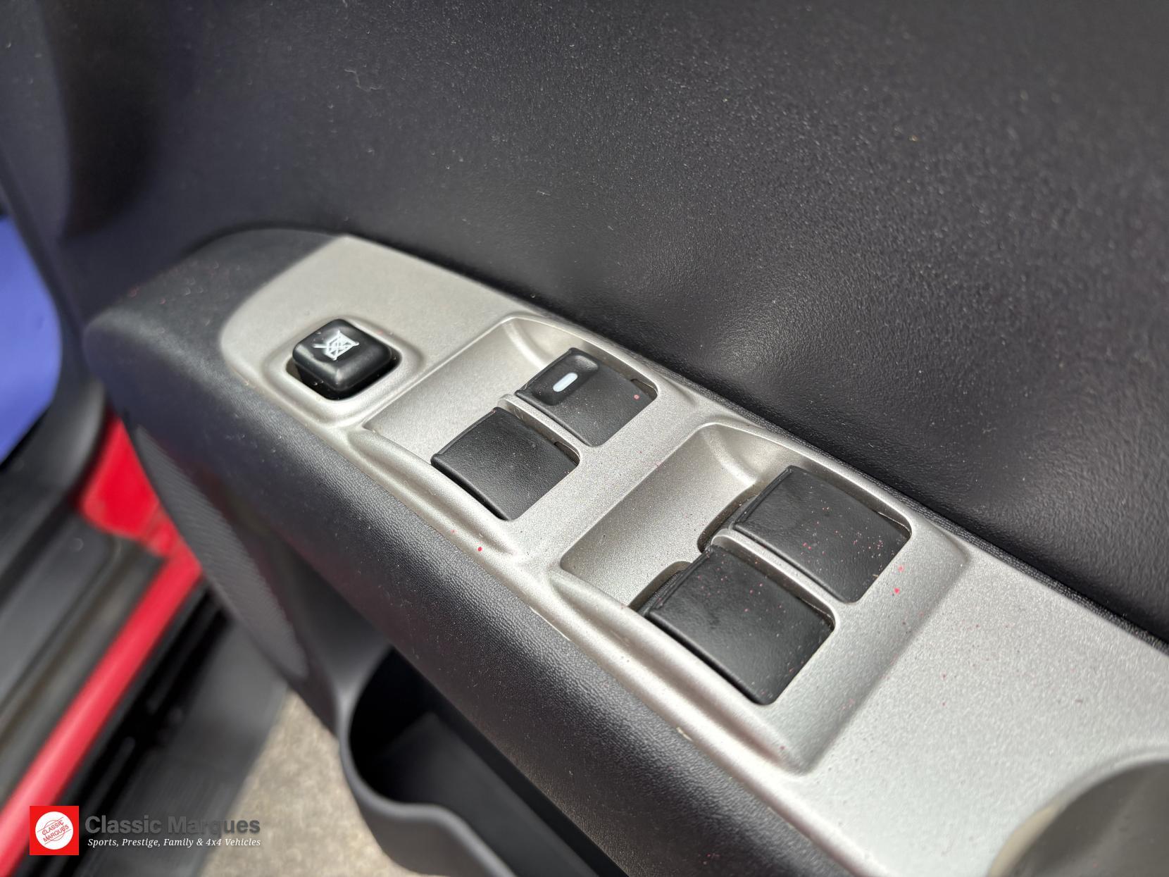 Mitsubishi L200 view 26