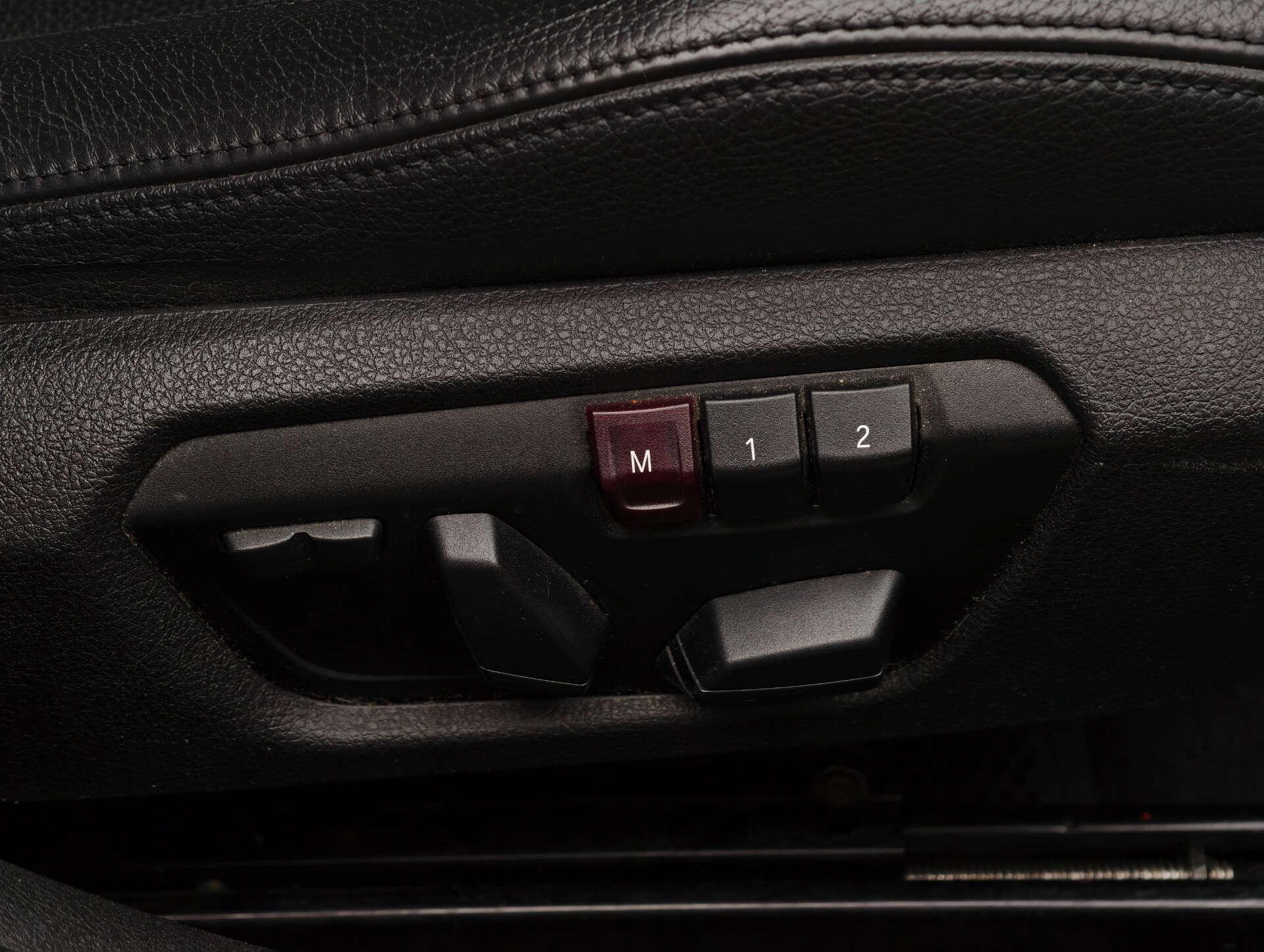 BMW 3 Series view 30