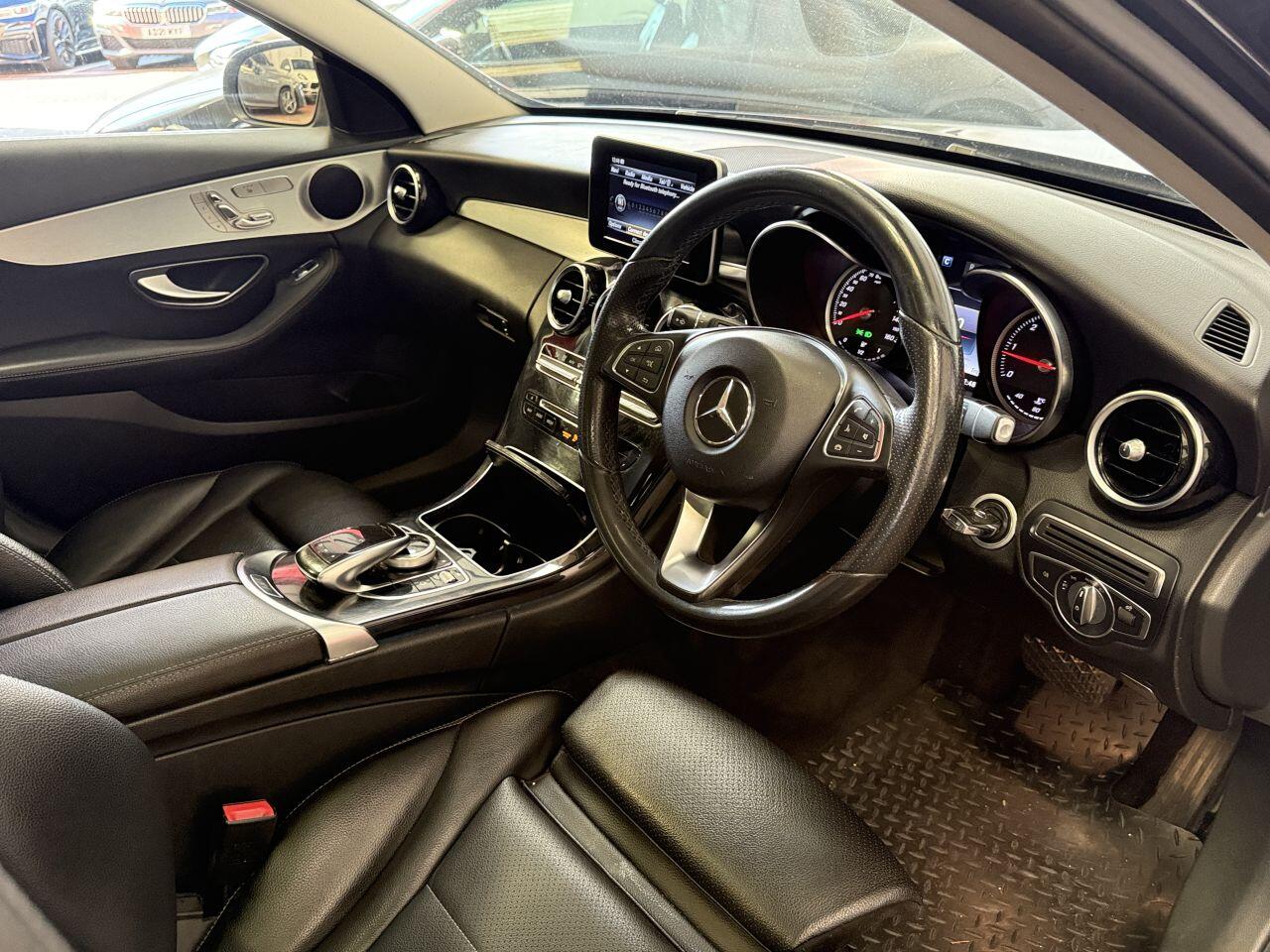 Mercedes-Benz C-Class view 33