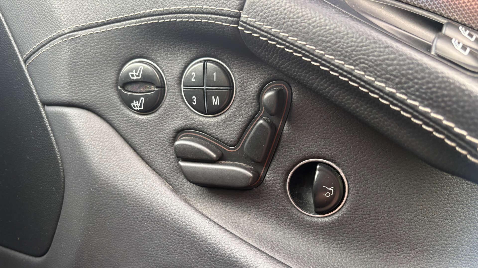 Mercedes-Benz SL view 25