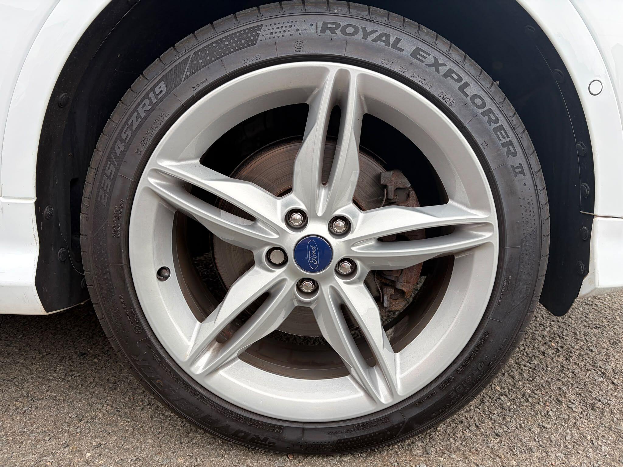 Ford Kuga view 9