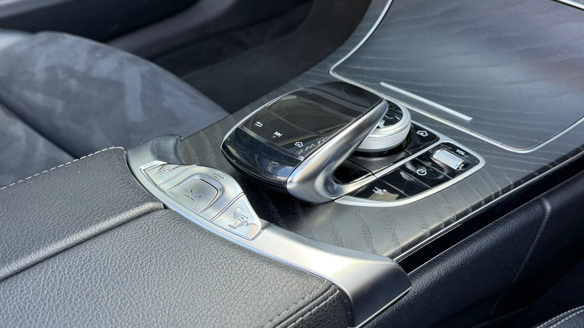 Mercedes-Benz C-Class view 34