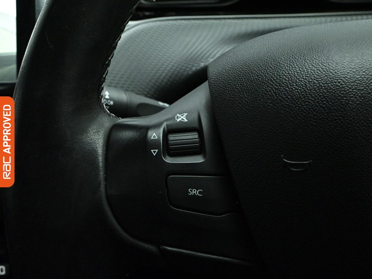 Peugeot 208 view 24