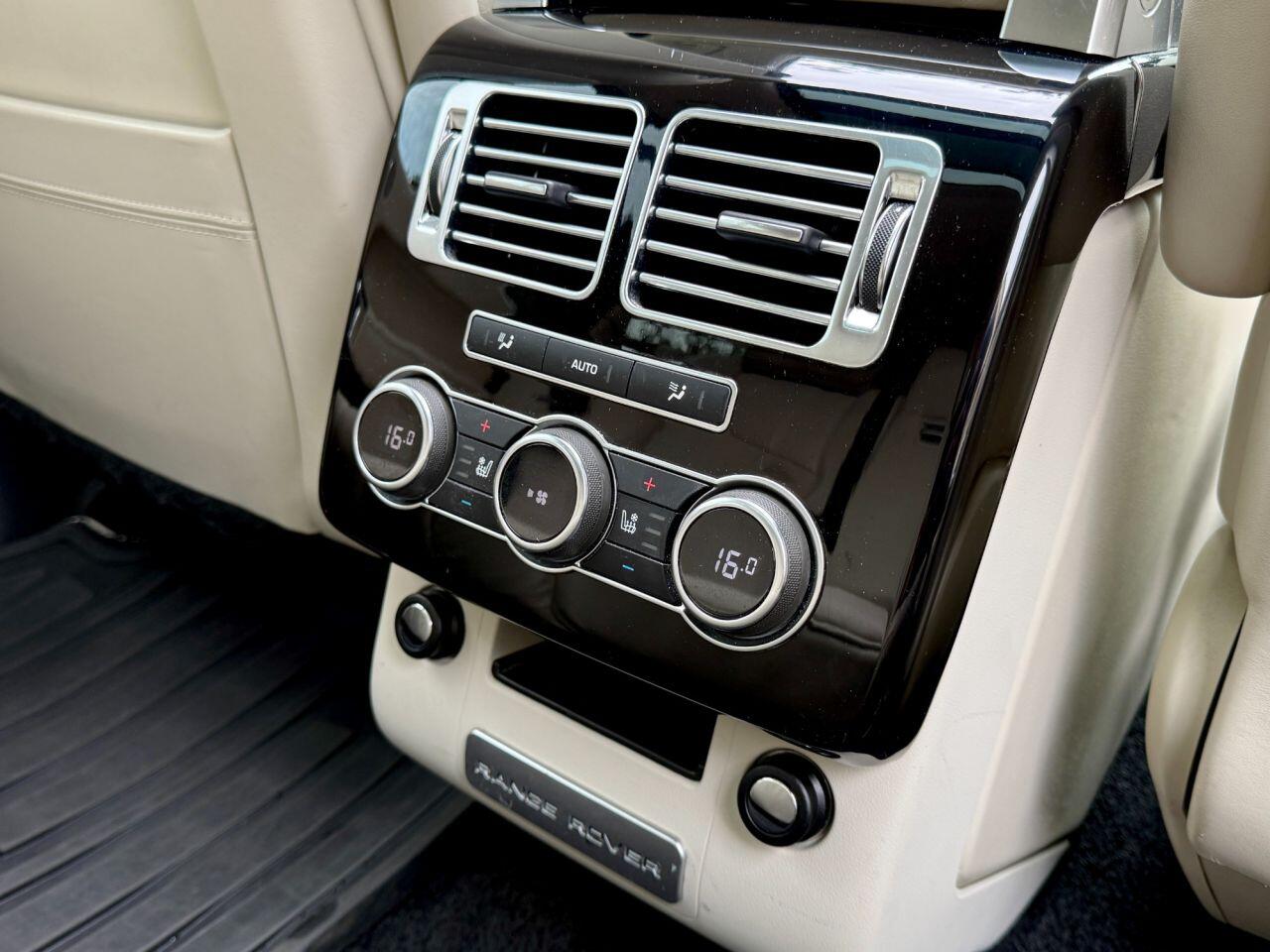 Land Rover Range Rover view 35