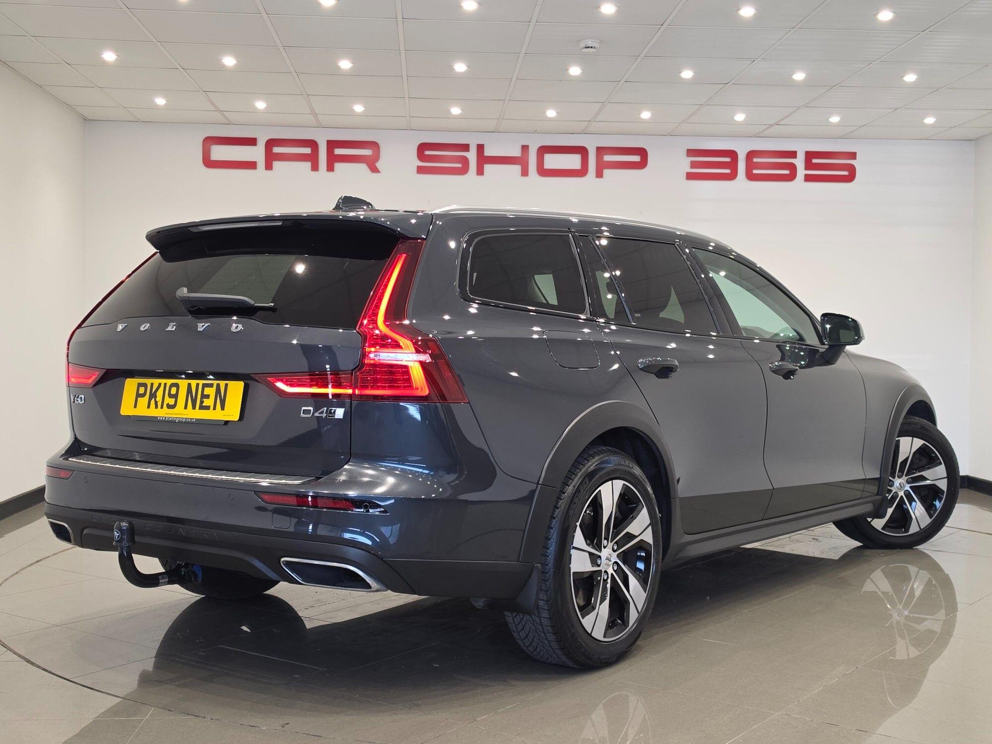 Volvo V60 Cross Country view 52