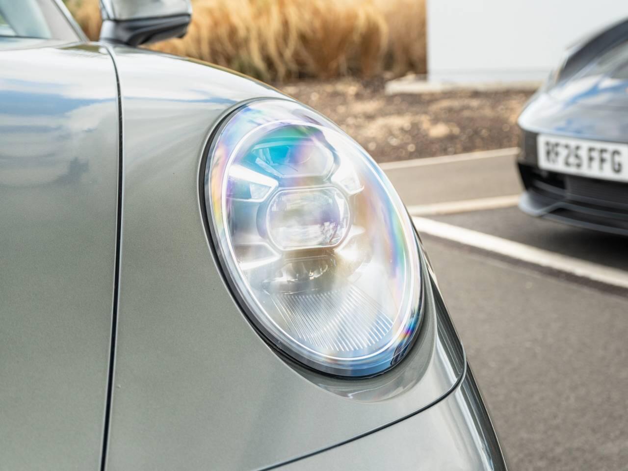 Porsche 911 view 18