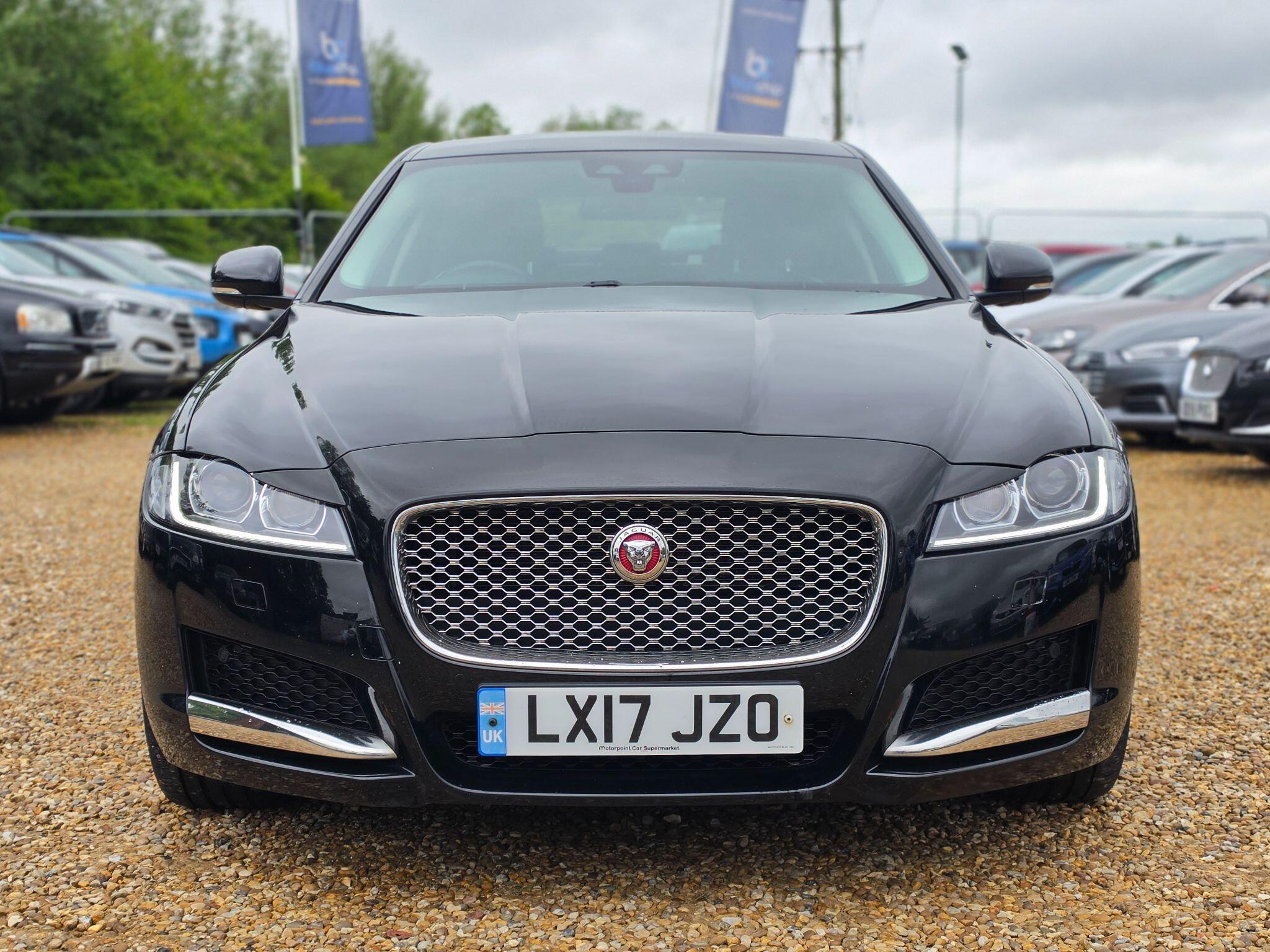 Jaguar XF view 26