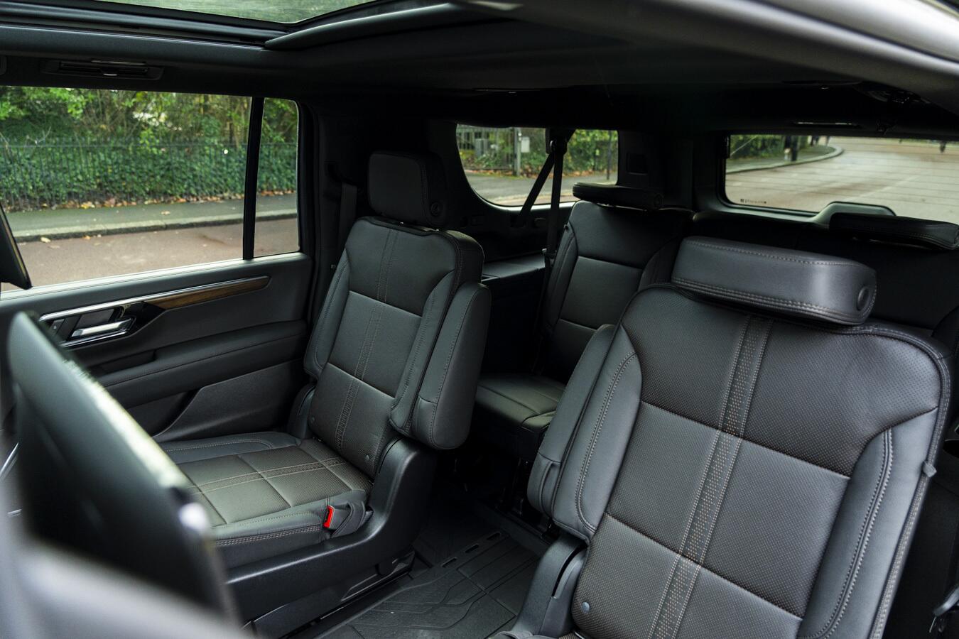 Chevrolet Suburban view 40