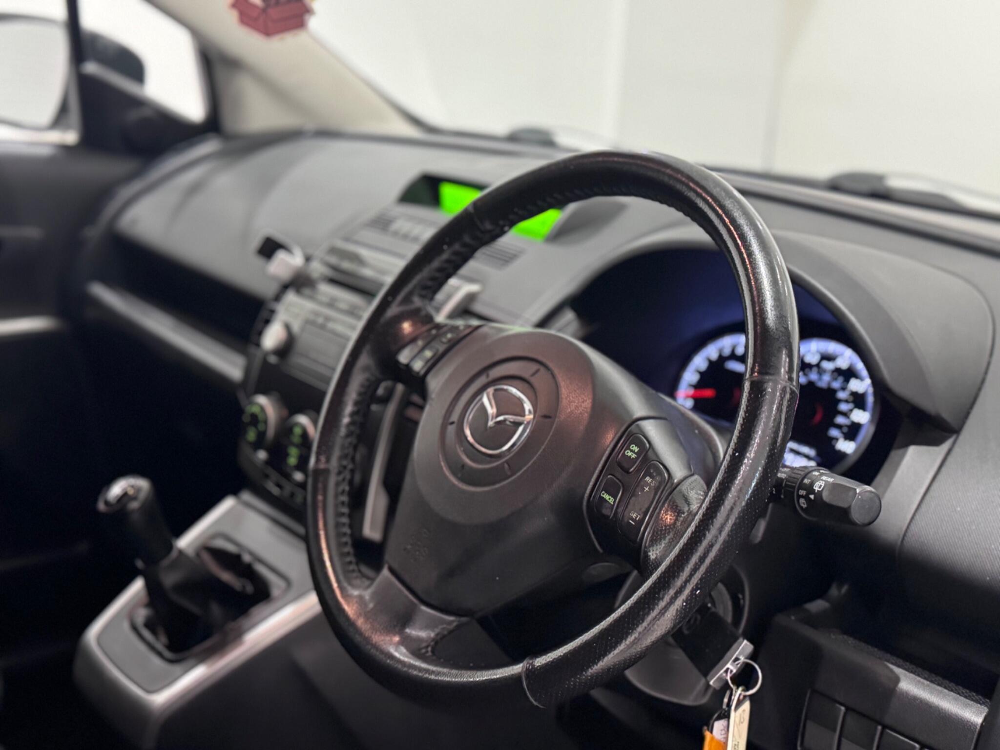 Mazda Mazda5 view 11